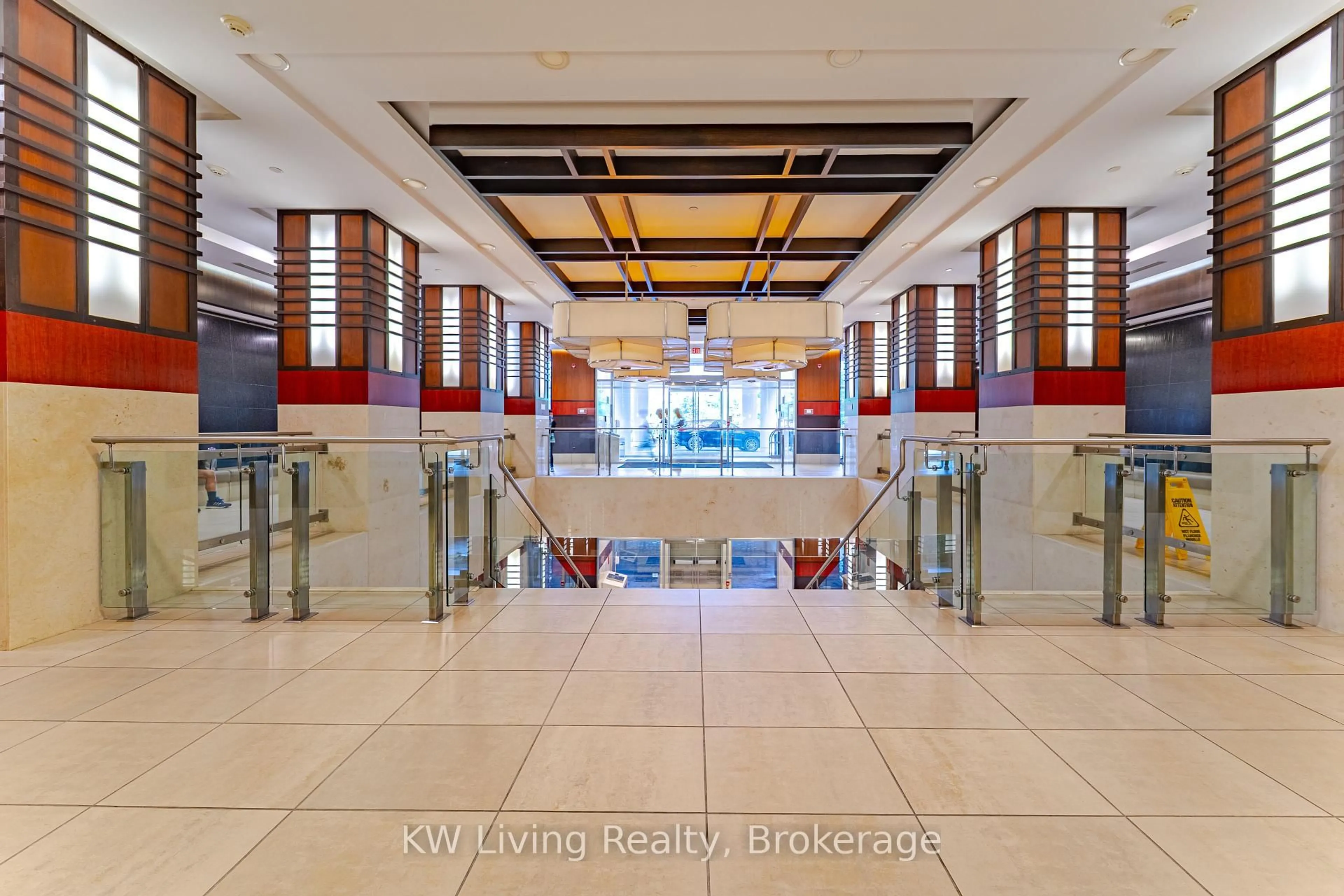 Indoor foyer for 33 Cox Blvd #727, Markham Ontario L3R 8A6