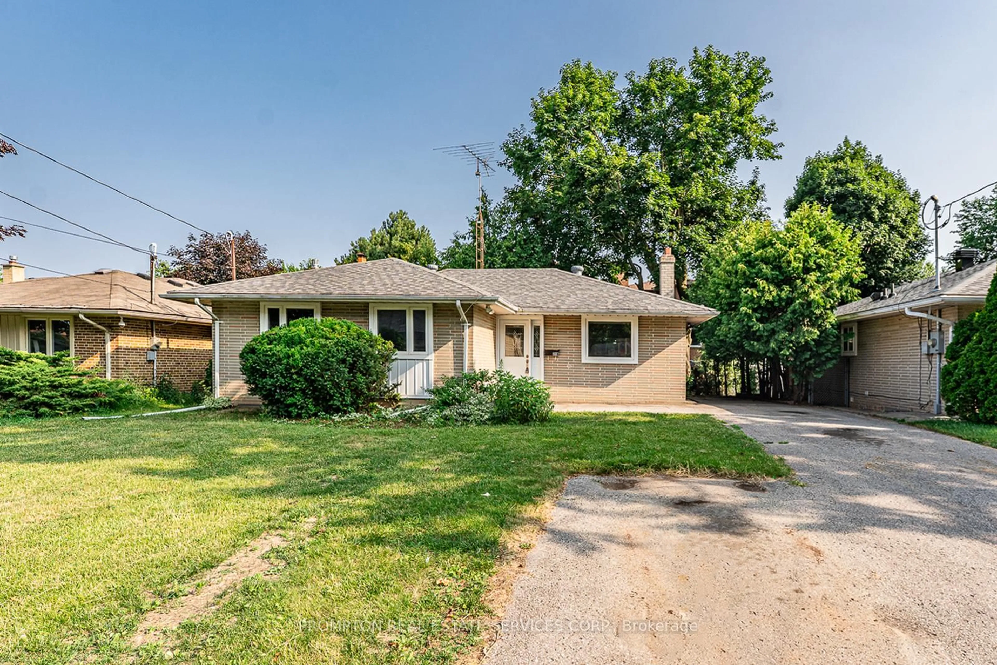 Unknown for 318 Paliser Cres, Richmond Hill Ontario L4C 1R8