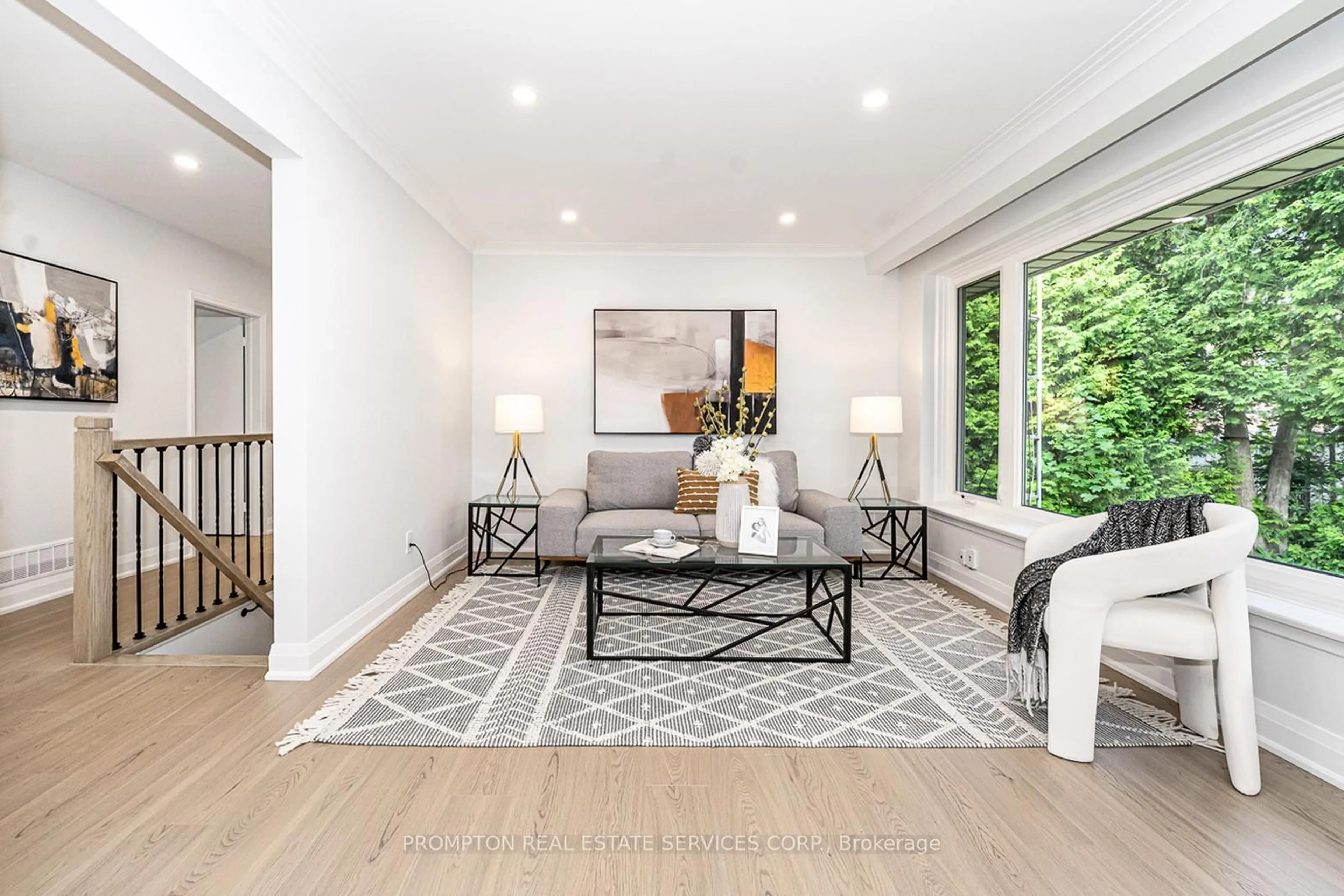 Unknown for 318 Paliser Cres, Richmond Hill Ontario L4C 1R8
