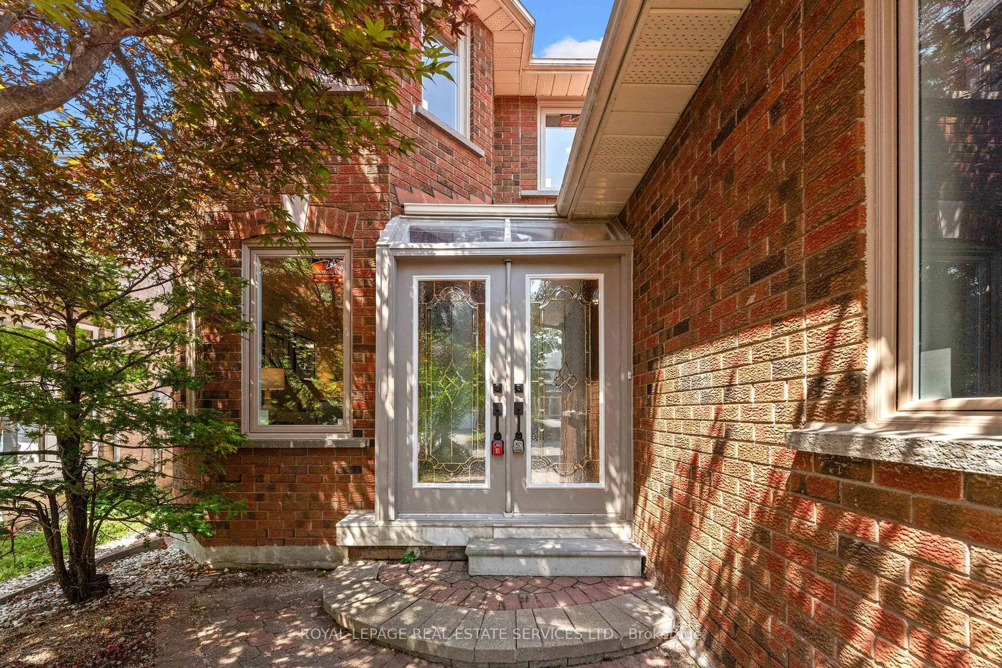 Home with brick exterior material, street for 175 Berwick Cres, Richmond Hill Ontario L4C 0B4