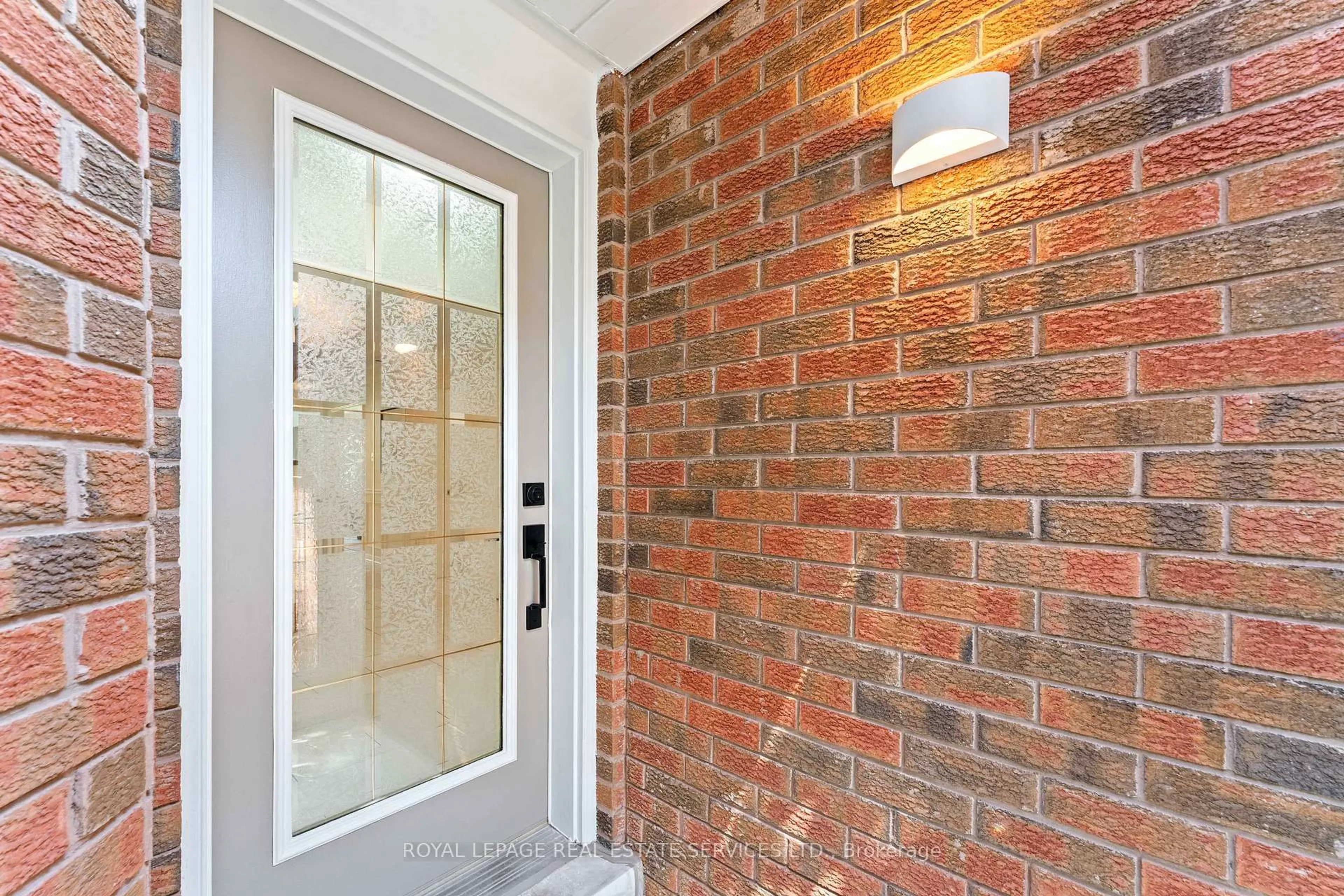 Home with brick exterior material, street for 175 Berwick Cres, Richmond Hill Ontario L4C 0B4
