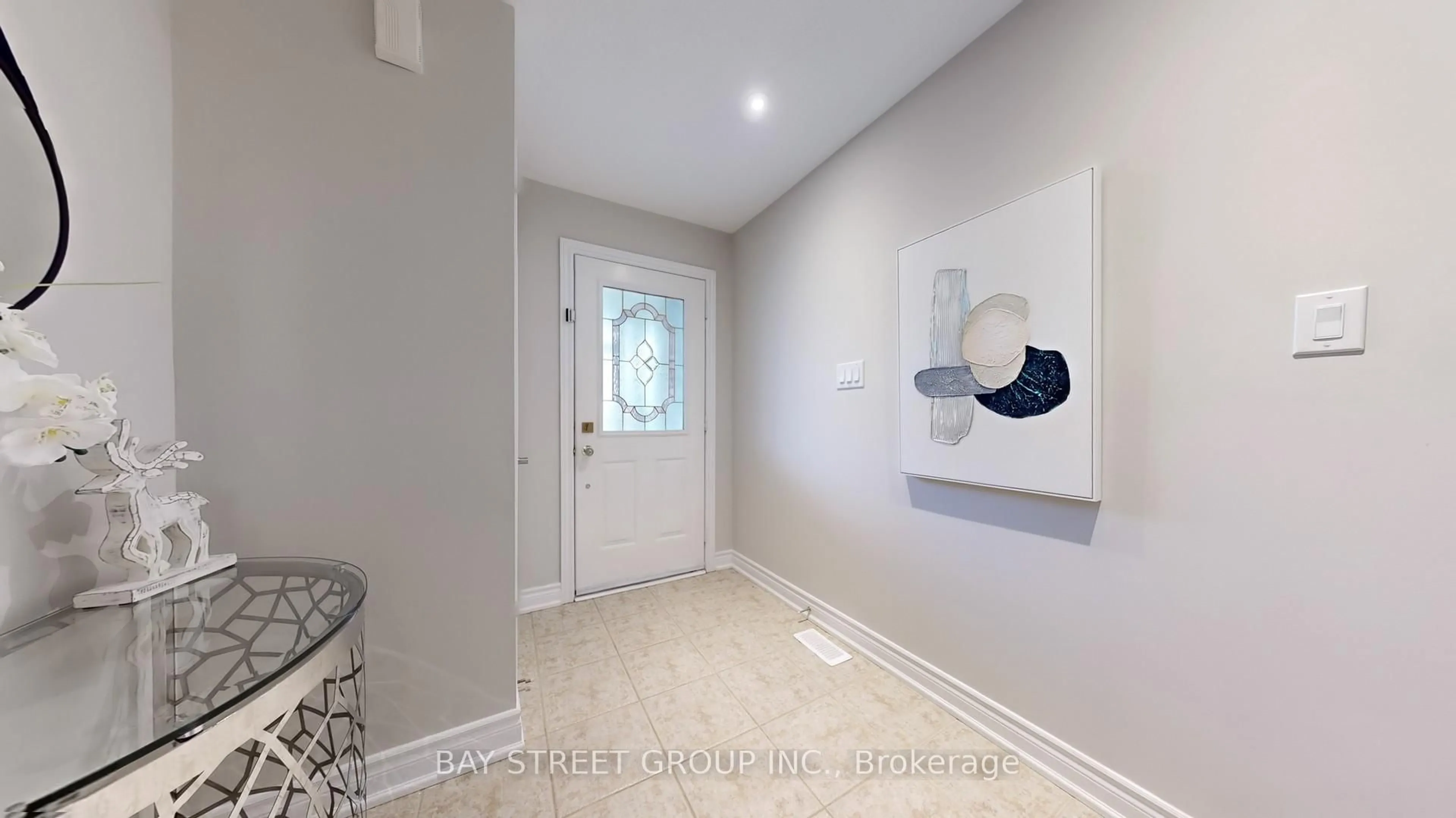 Indoor entryway for 151 Amulet Cres, Richmond Hill Ontario L4S 2T5