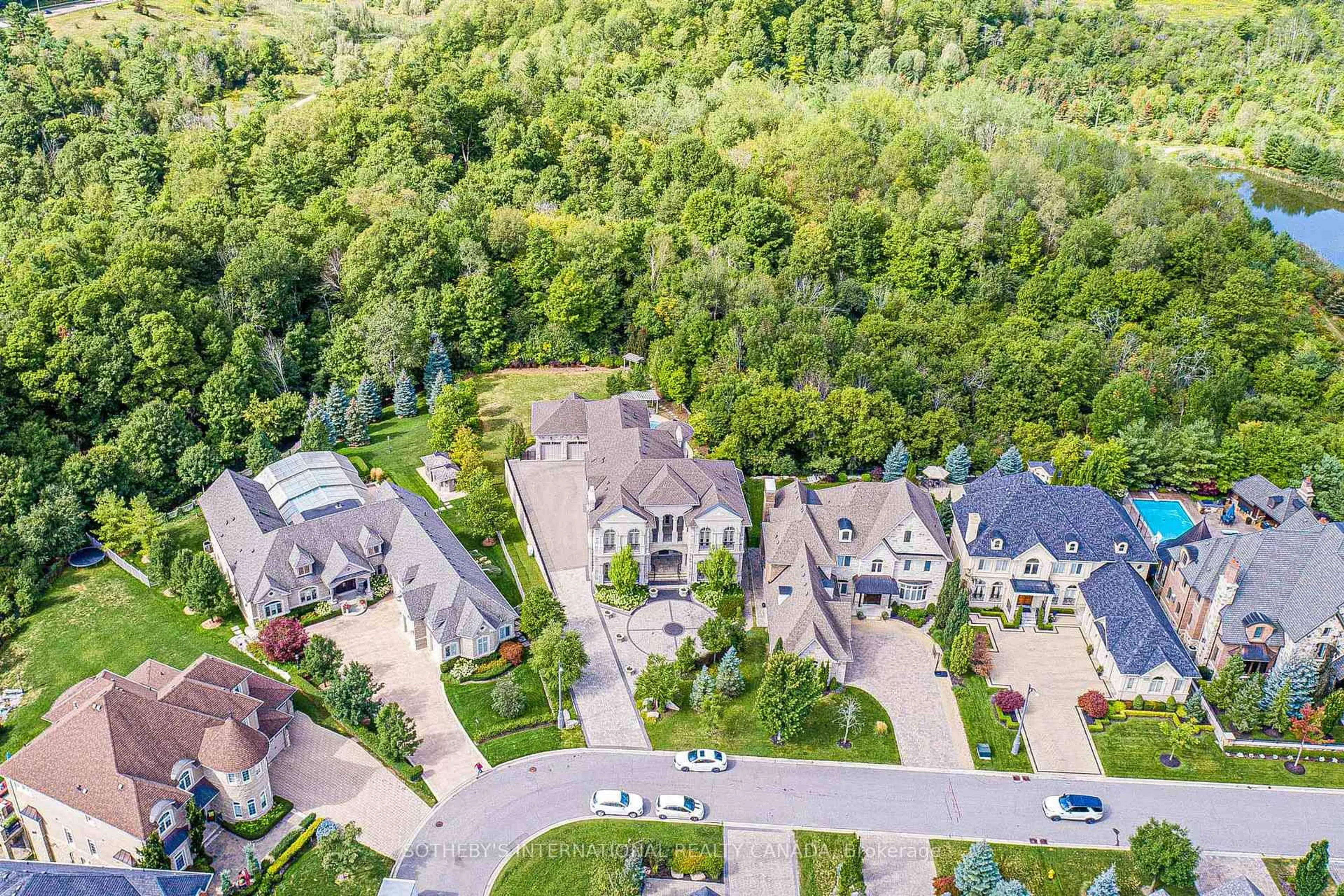 A pic from outside/outdoor area/front of a property/back of a property/a pic from drone, street for 71 Grandvista Cres, Vaughan Ontario L4H 3G5