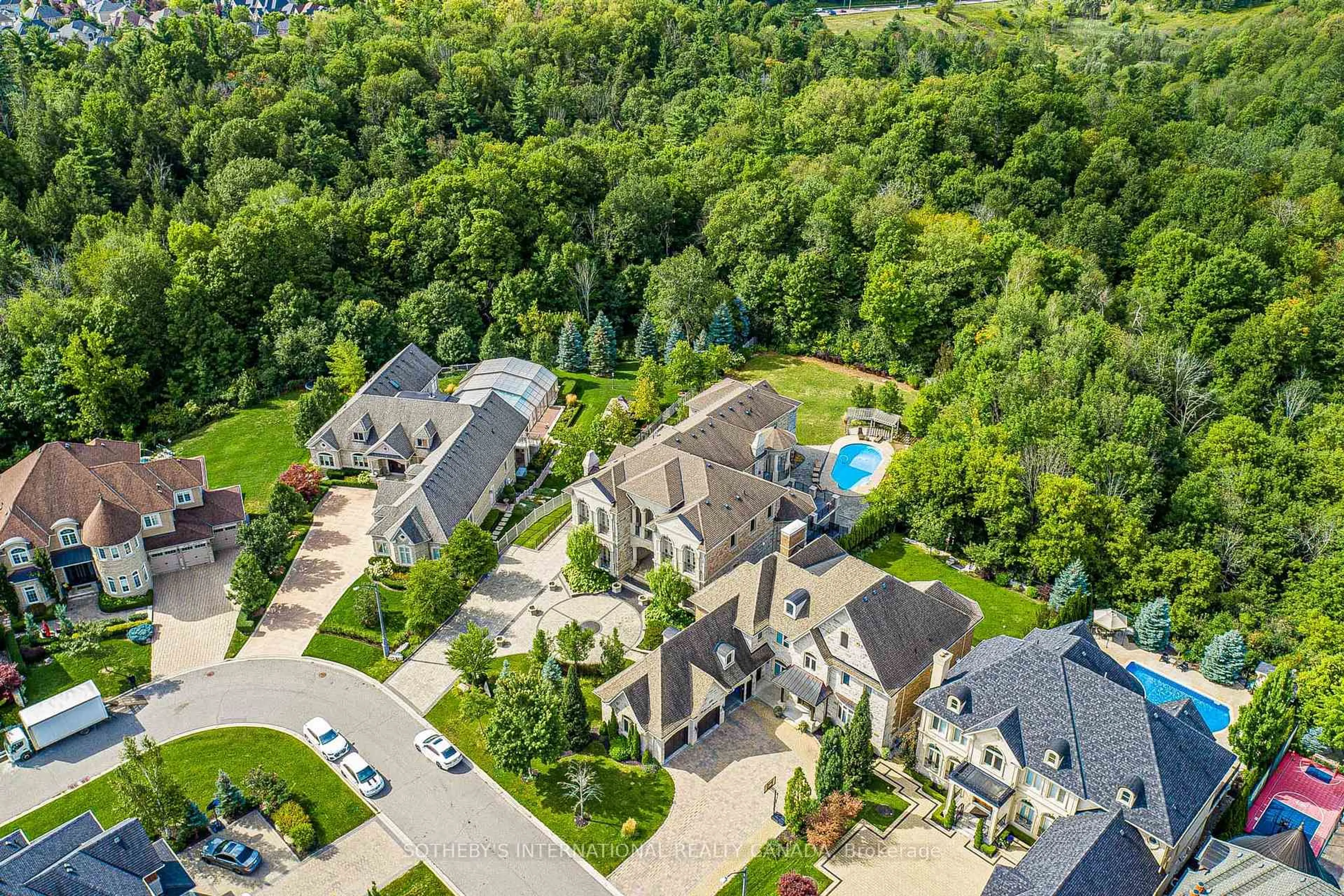 A pic from outside/outdoor area/front of a property/back of a property/a pic from drone, street for 71 Grandvista Cres, Vaughan Ontario L4H 3G5