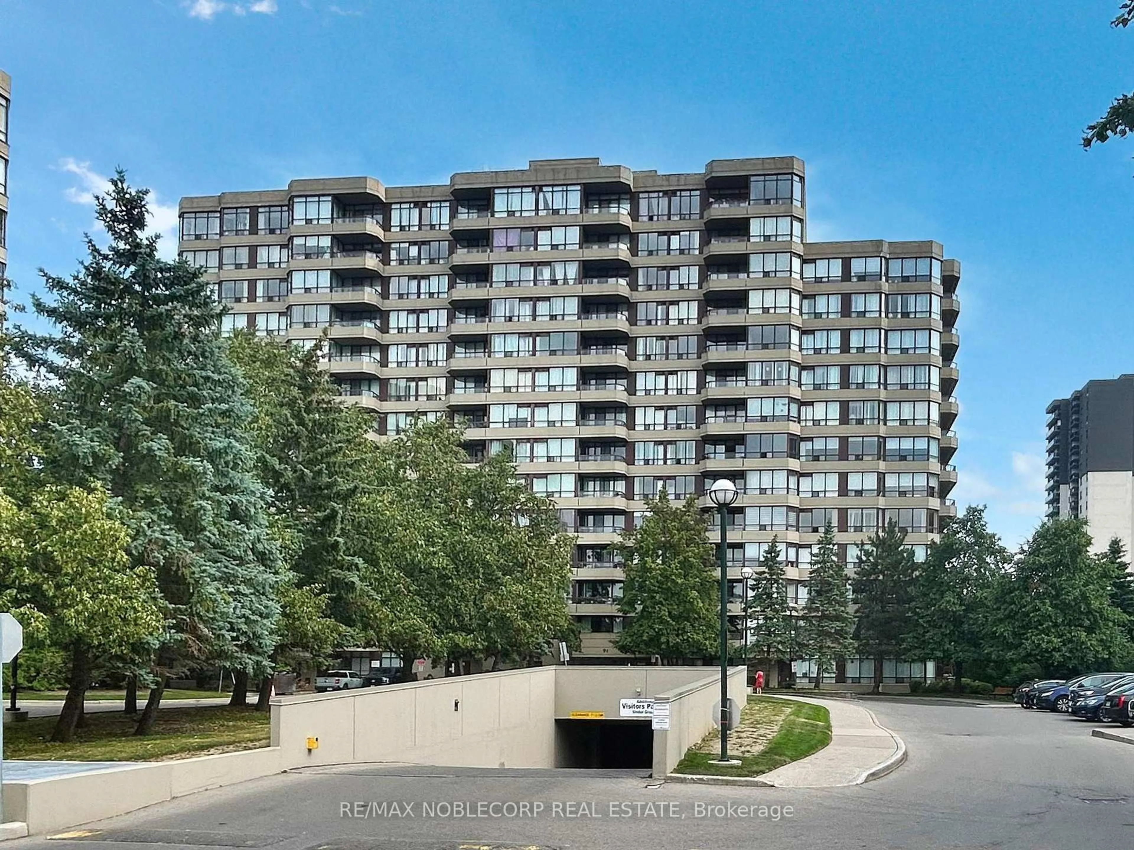 A pic from outside/outdoor area/front of a property/back of a property/a pic from drone, unknown for 91 Townsgate Dr #312, Vaughan Ontario L4J 8E8