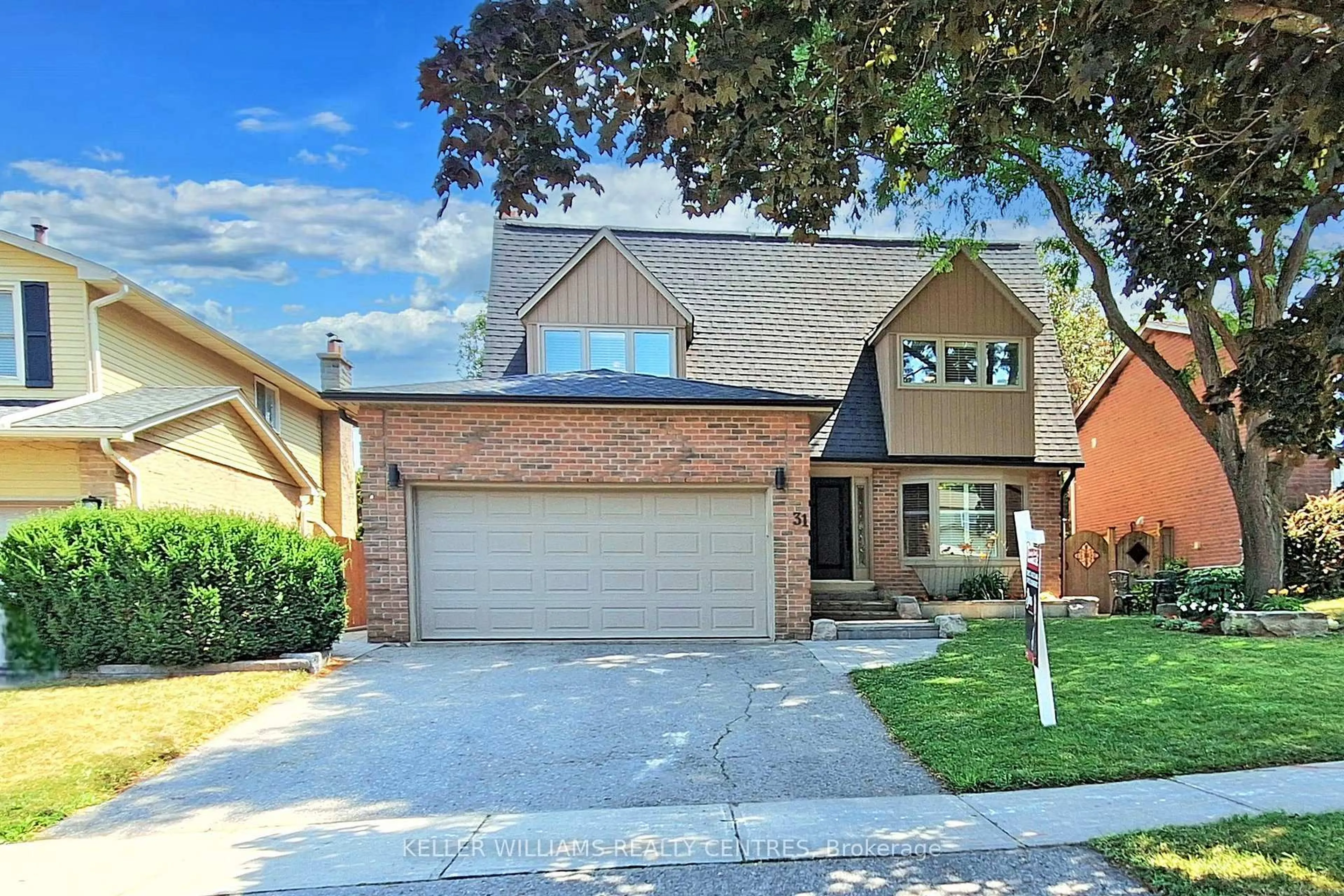 Home with brick exterior material, street for 31 Avondale Cres, Aurora Ontario L4G 3P7