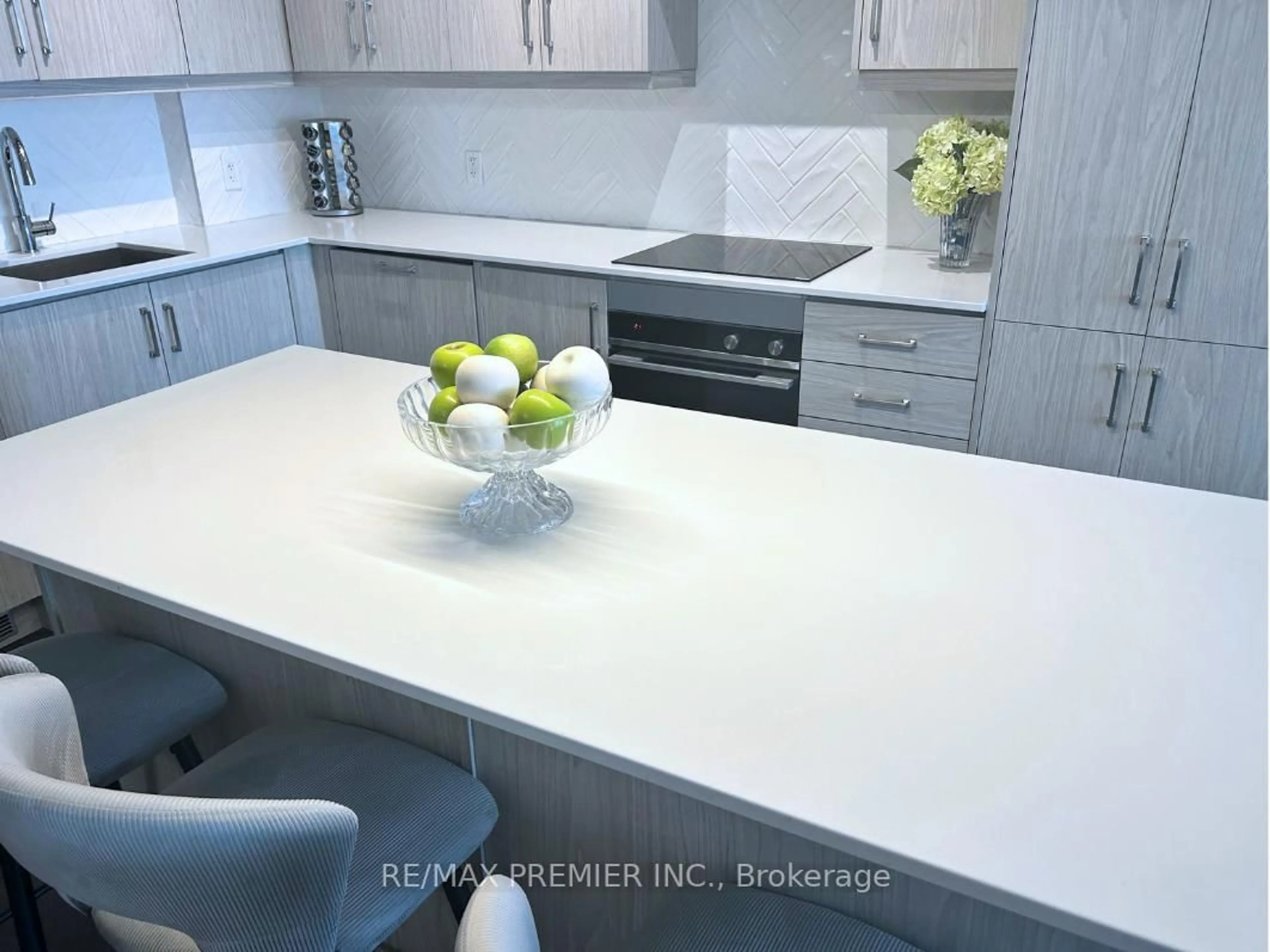 Contemporary kitchen, ceramic/tile floor for 9075 Jane St #2107, Vaughan Ontario L4K 0L7