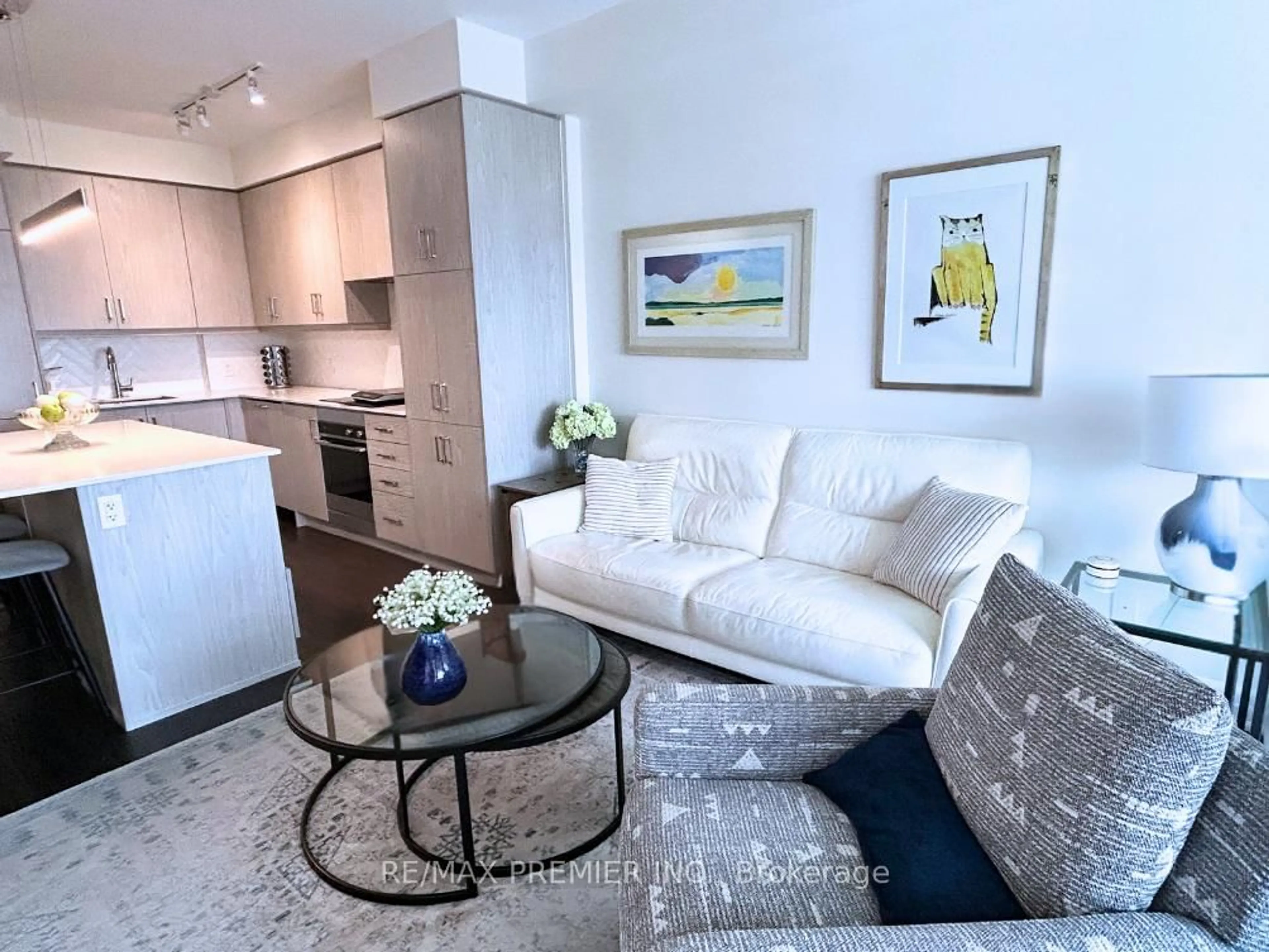Living room with furniture, unknown for 9075 Jane St #2107, Vaughan Ontario L4K 0L7
