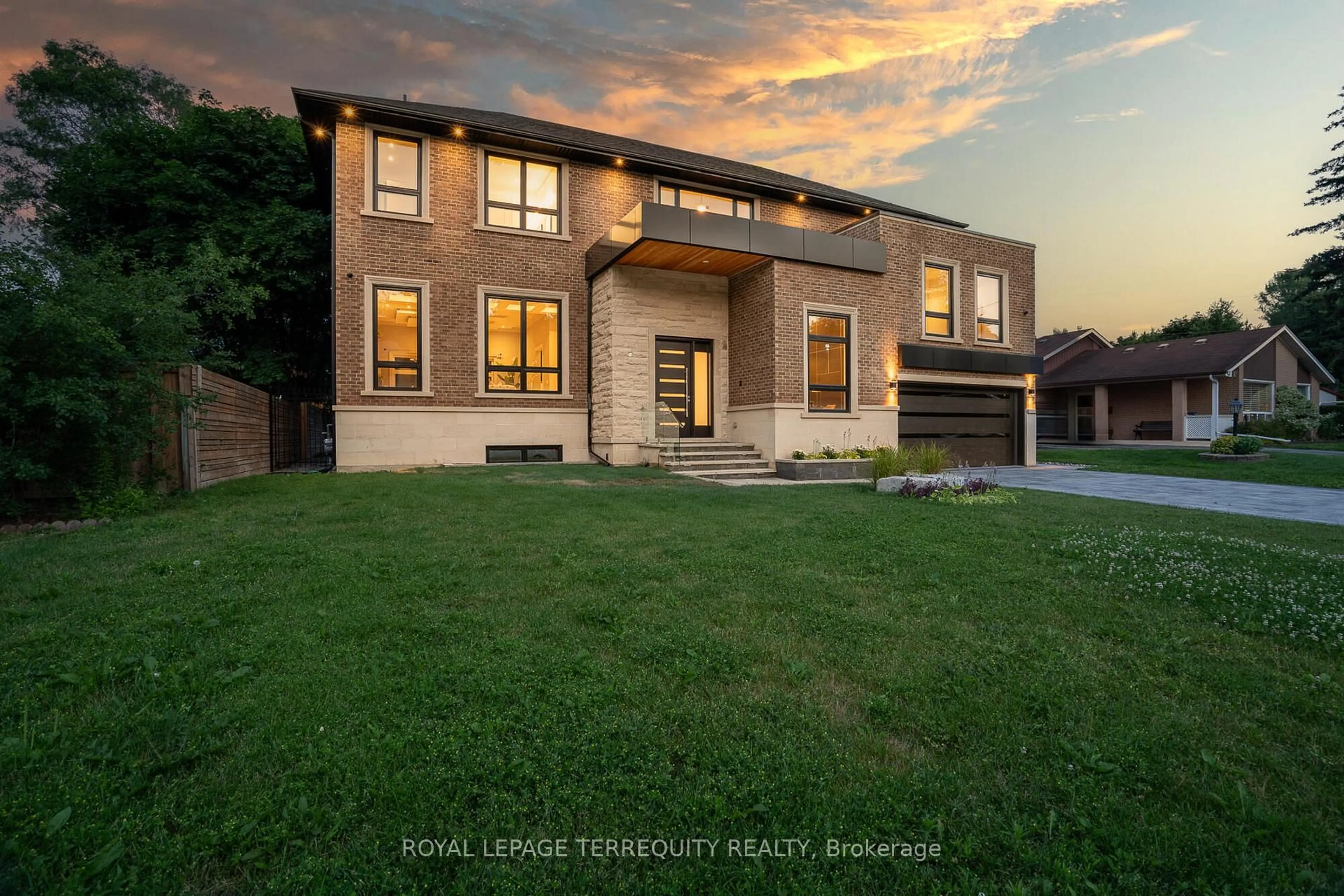 Home with brick exterior material, street for 45 Seaton Dr, Aurora Ontario L4G 2K2