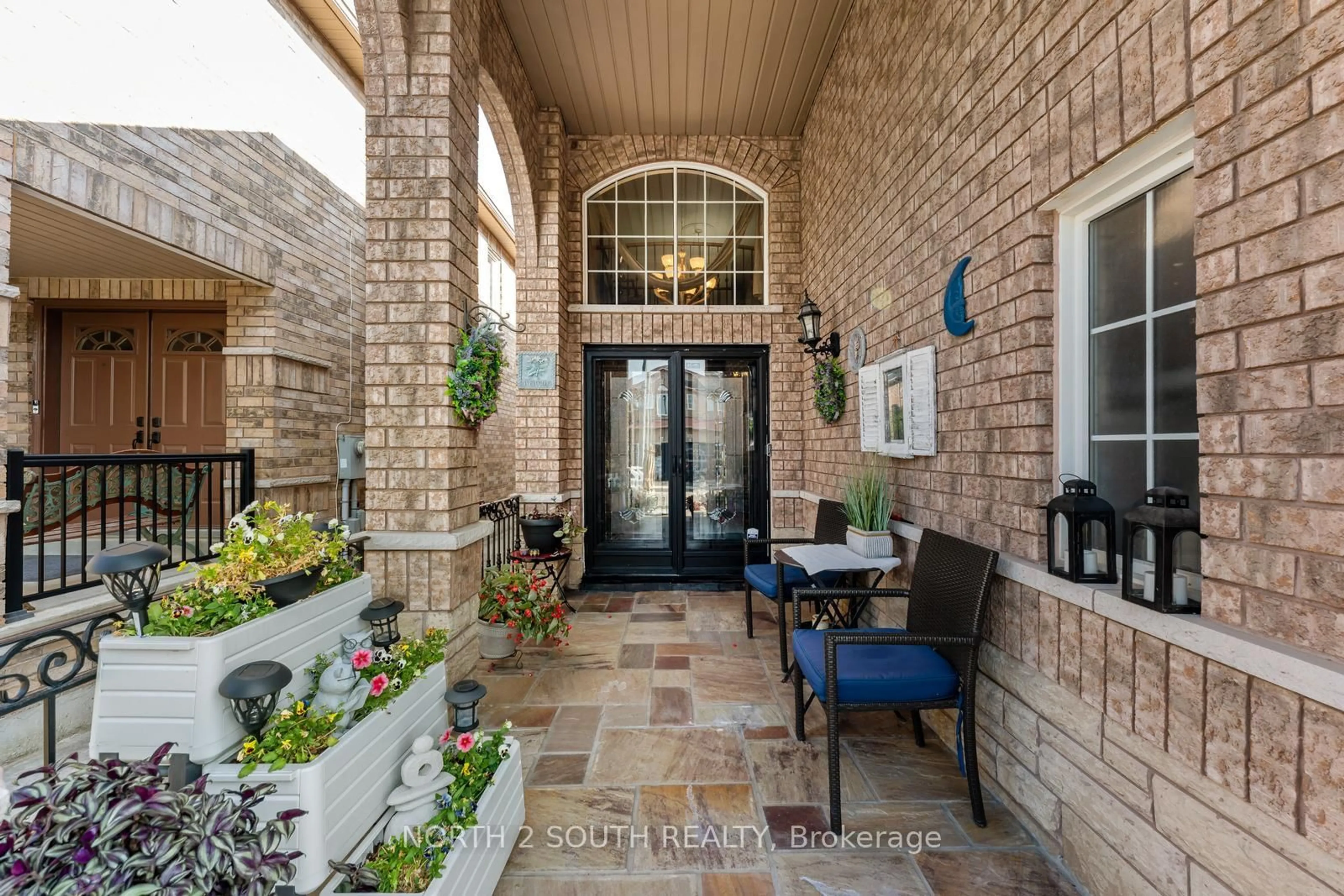 Indoor entryway for 121 Royal Pine Ave, Vaughan Ontario L4H 1S8