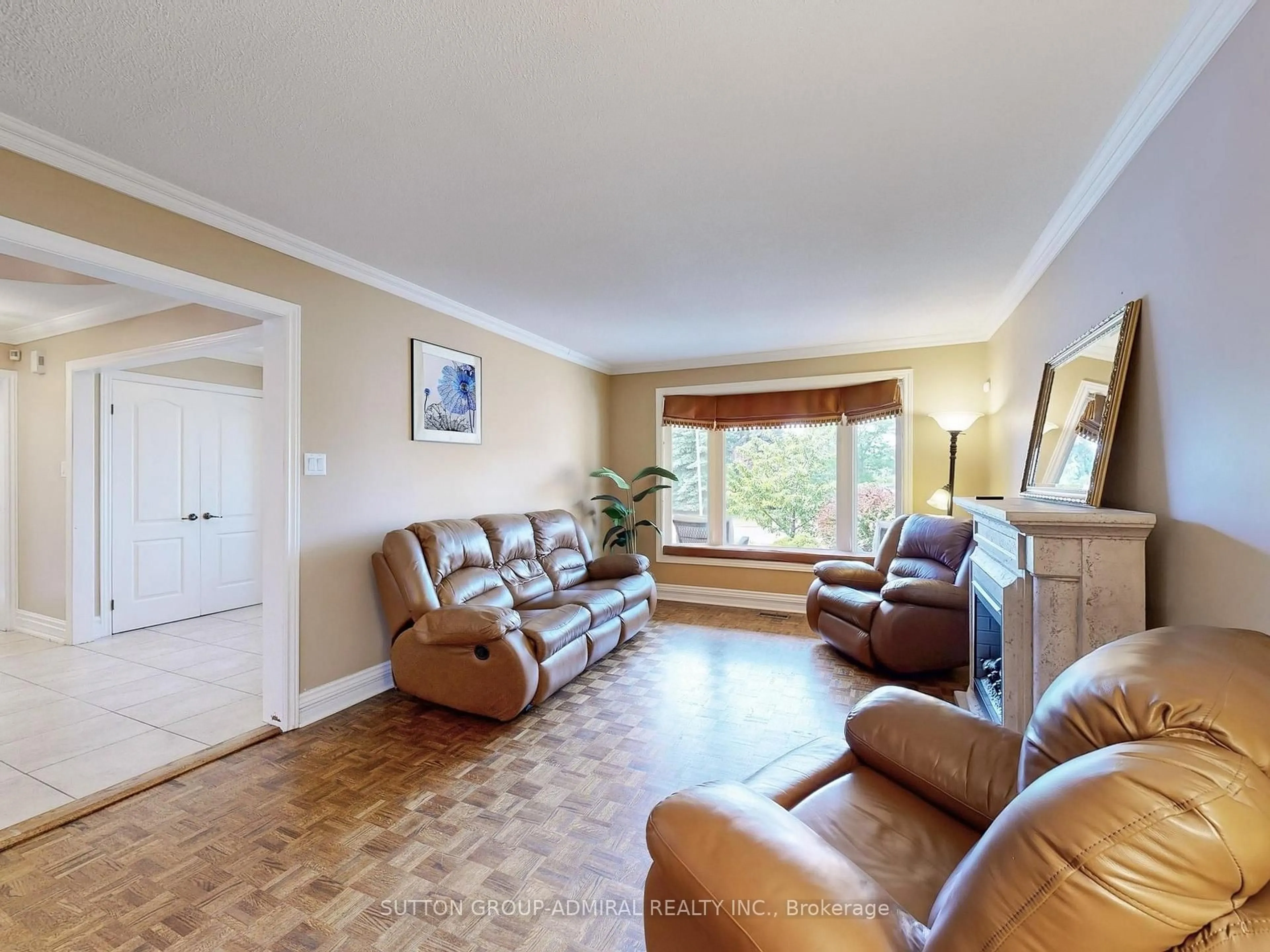 Living room with furniture, unknown for 236 Russet Way, Vaughan Ontario L4L 5C1