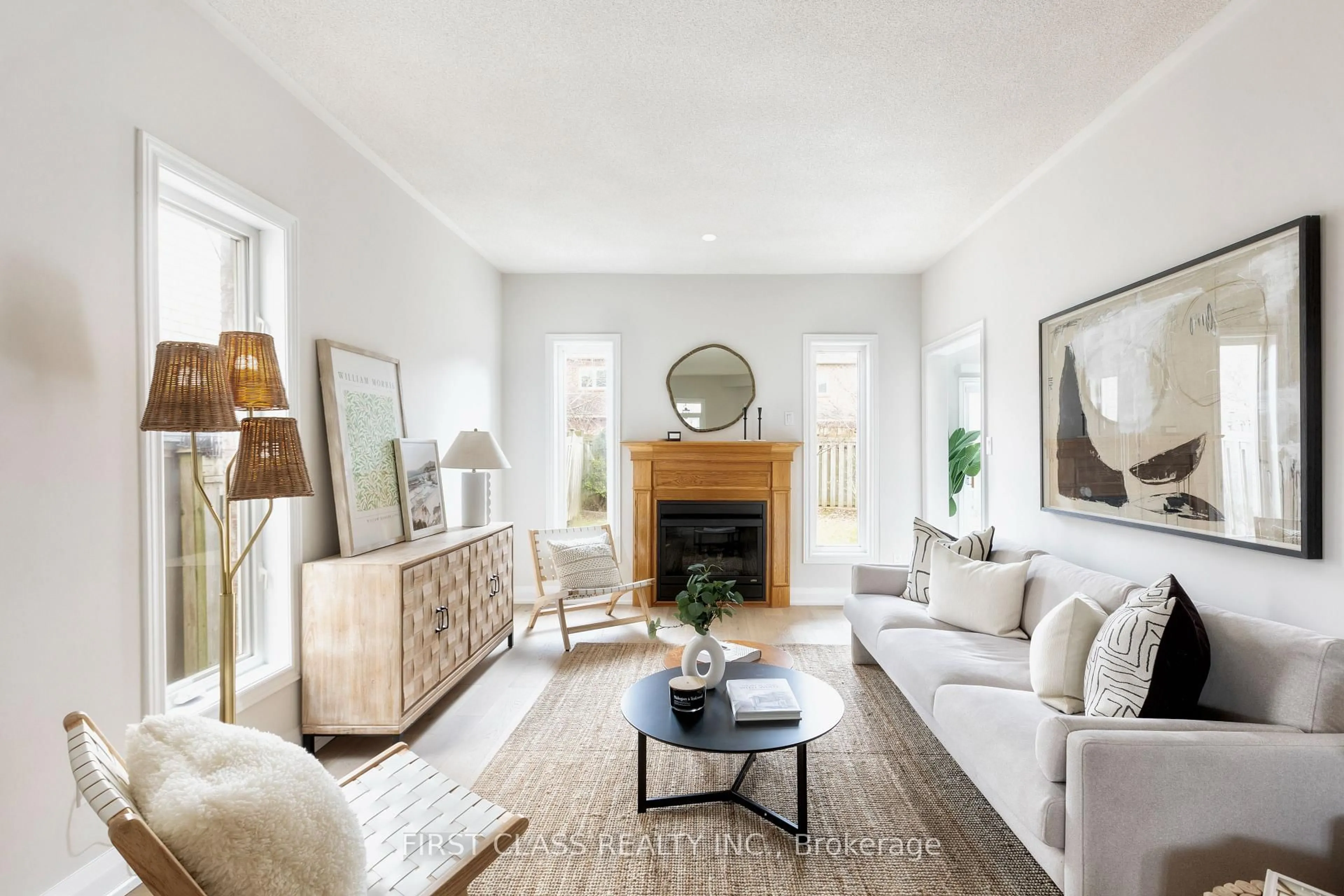 Living room with furniture, unknown for 58 Kiwi Cres, Richmond Hill Ontario L4S 2H6