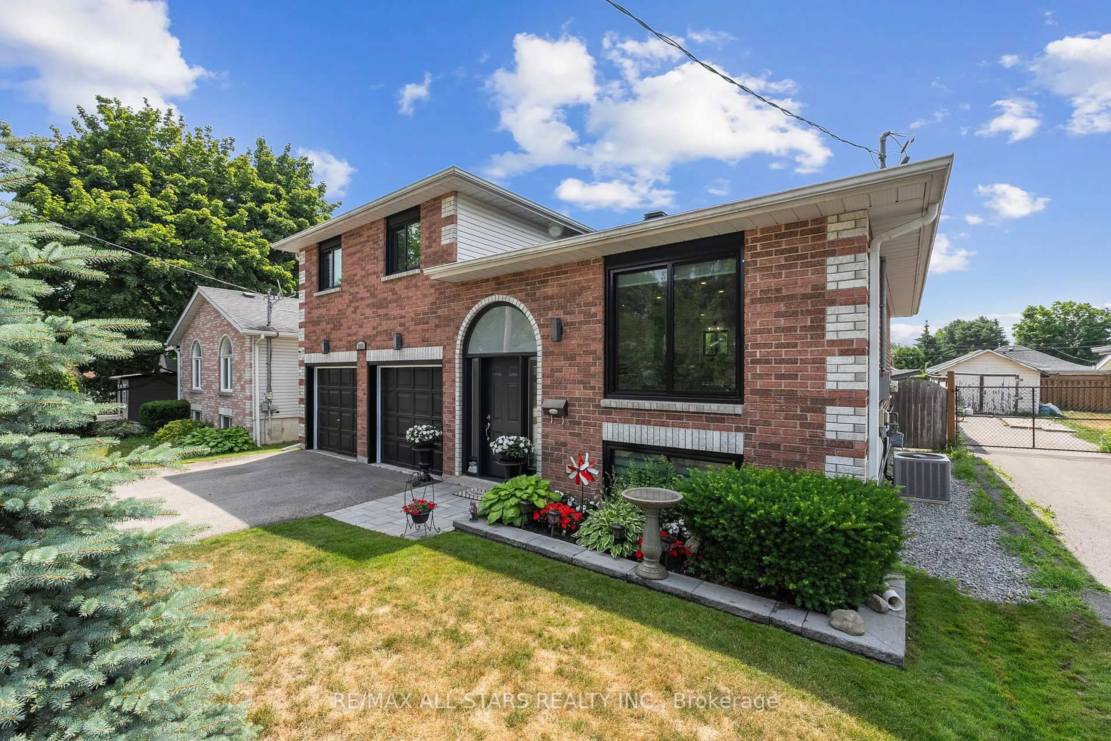 Home with brick exterior material, street for 289 Miami Dr, Georgina Ontario L4P 2Z5