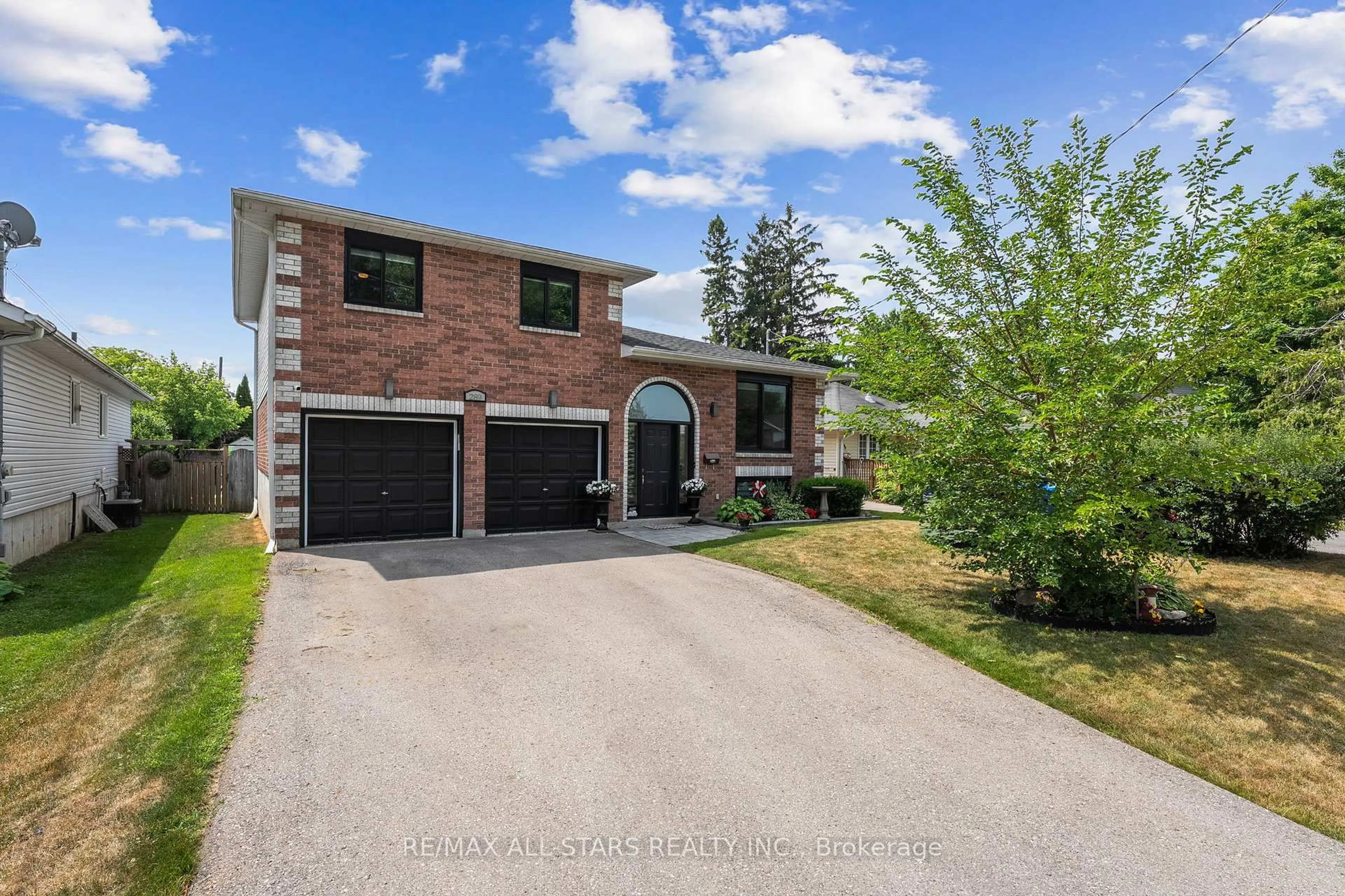 Home with brick exterior material, street for 289 Miami Dr, Georgina Ontario L4P 2Z5