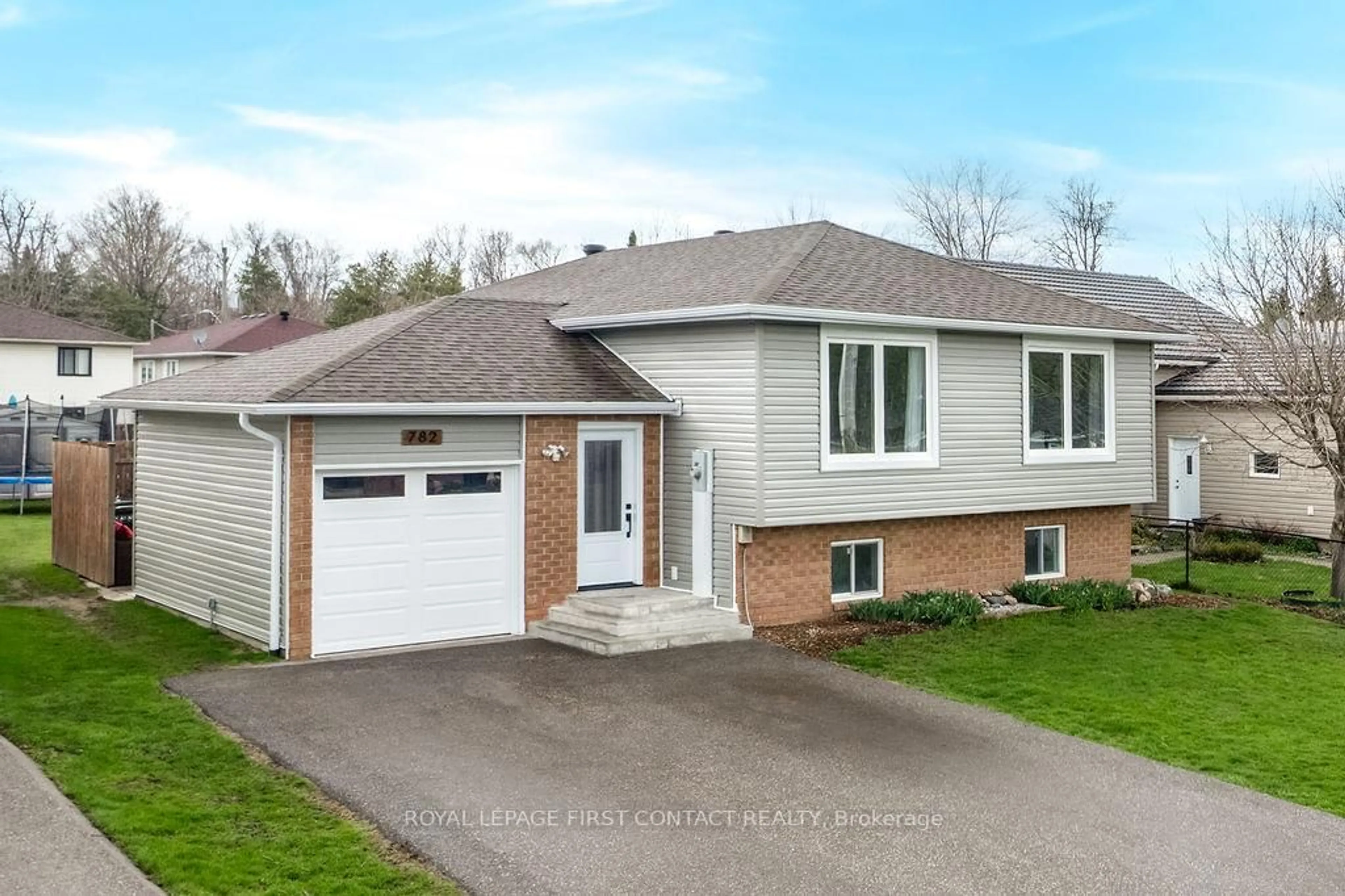 Unknown for 782 Chestnut St, Innisfil Ontario L9S 2H9