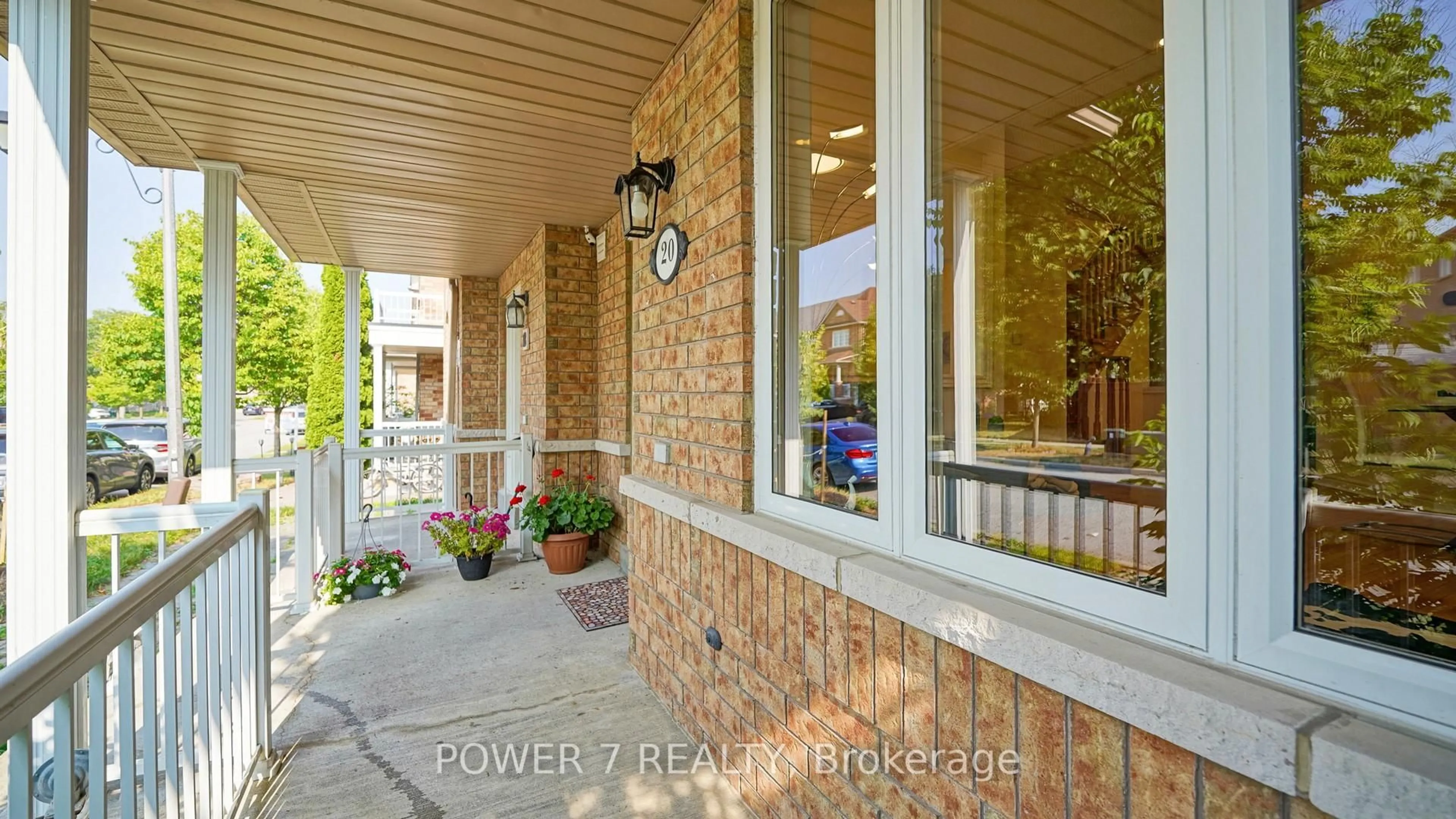 Indoor entryway for 20 Harry Blaylock Dr, Markham Ontario L6E 2H1