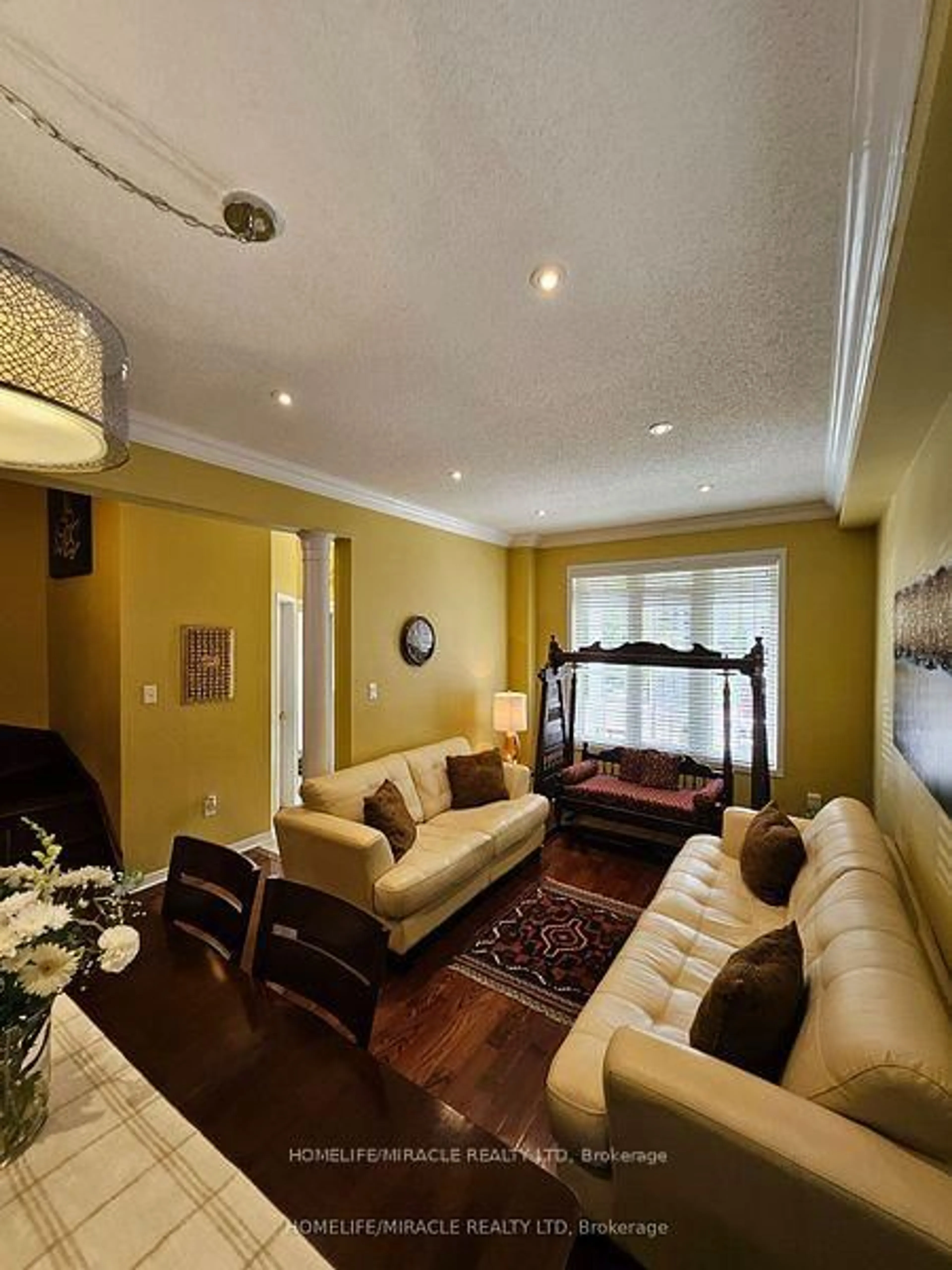 Living room with furniture, unknown for 39 Evaridge Dr, Markham Ontario L6B 1E7