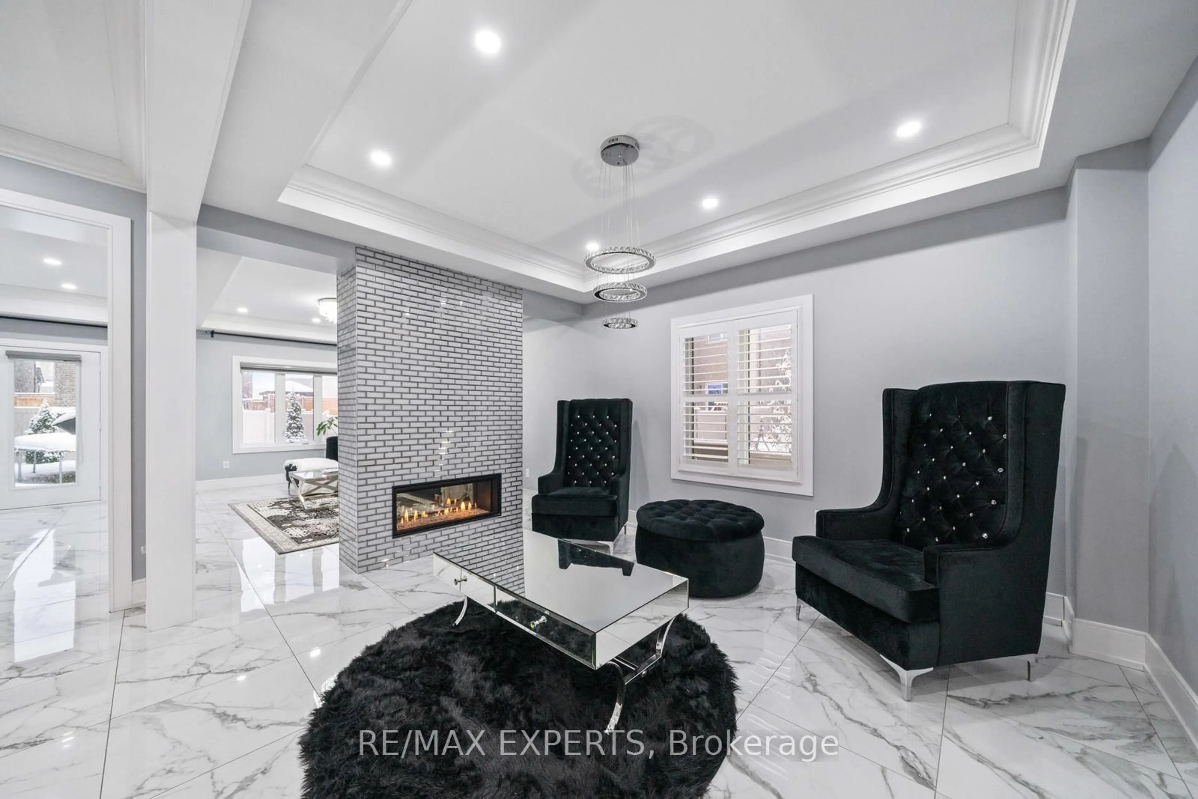 Lobby for 15 Tyndall Dr, Bradford West Gwillimbury Ontario L3Z 4G6