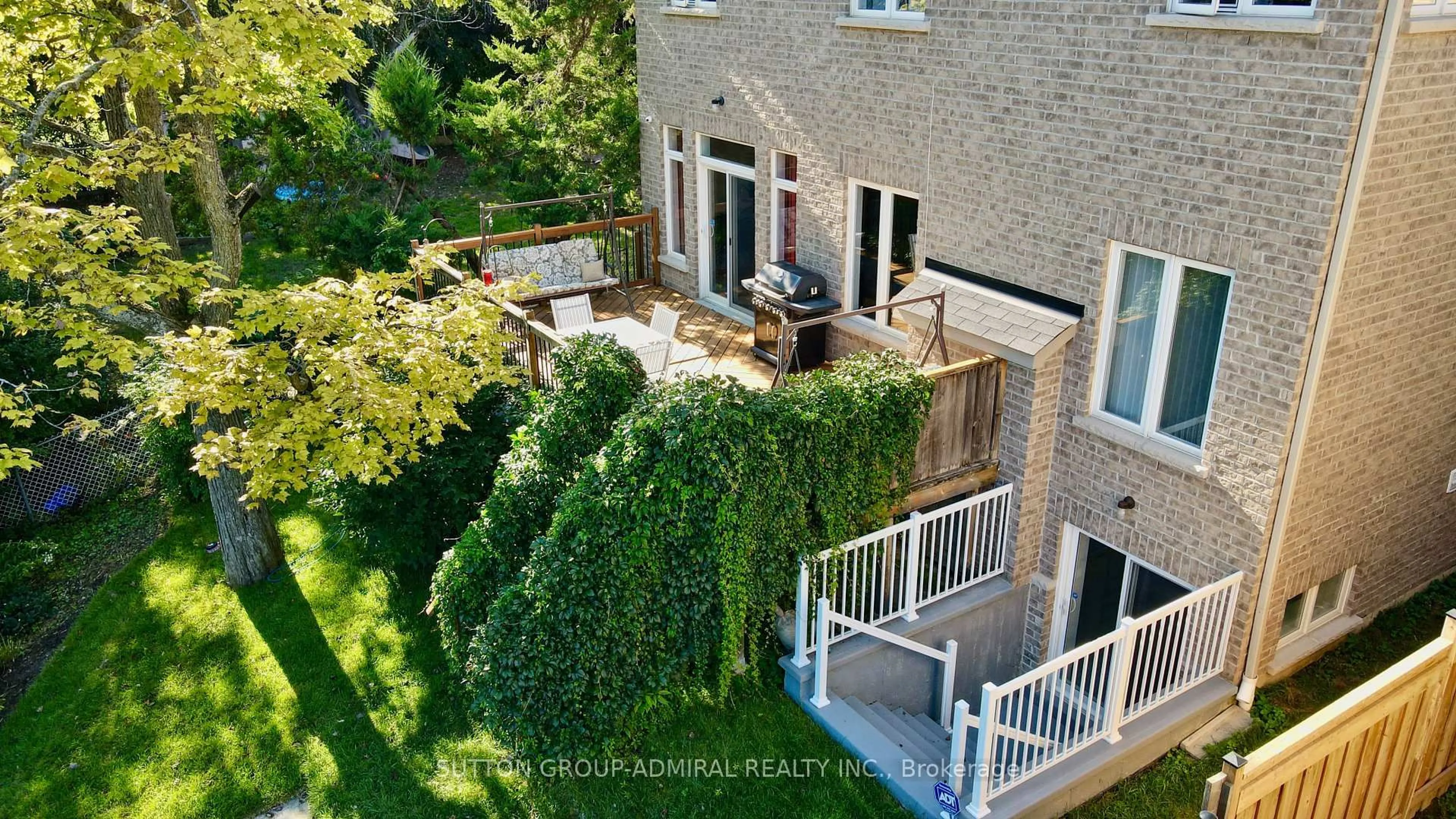A pic from outside/outdoor area/front of a property/back of a property/a pic from drone, unknown for 171 Sunset Beach Rd, Richmond Hill Ontario L4E 3G7
