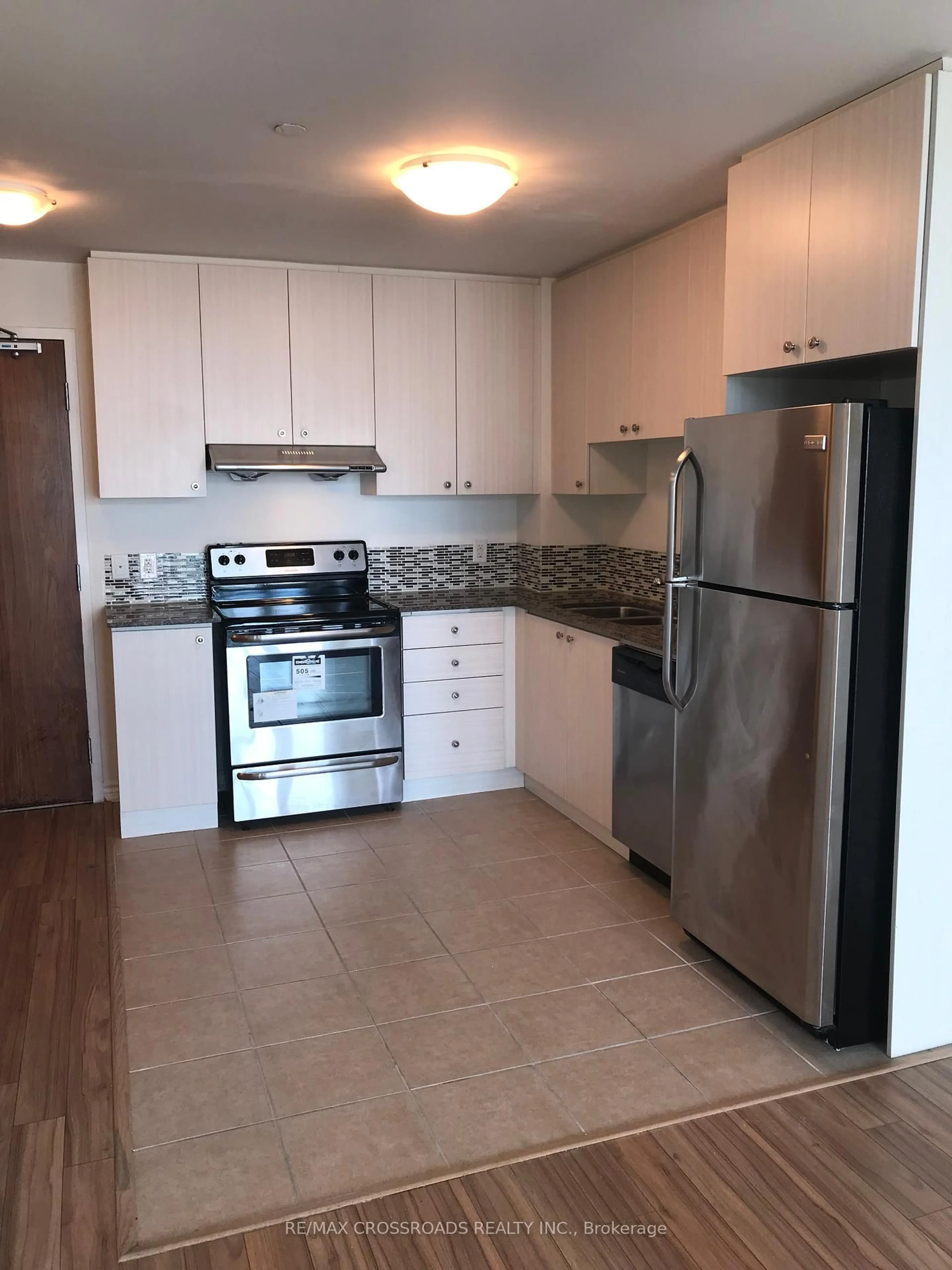 Standard kitchen, unknown for 8323 Kennedy Rd #911, Markham Ontario L3R 5W7
