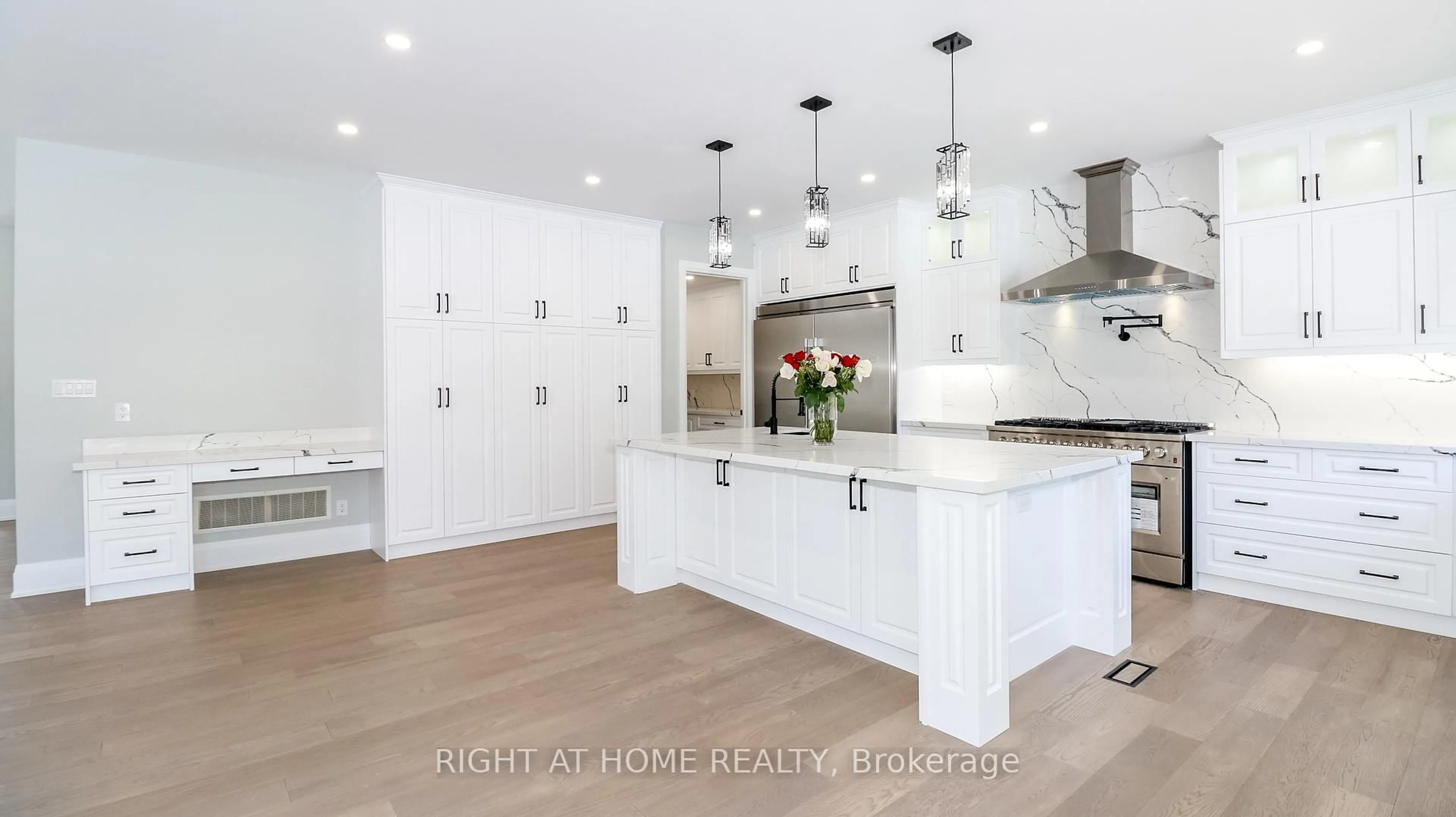 Open concept kitchen, ceramic/tile floor for 1012 Ferrier Ave, Innisfil Ontario L0L 1W0