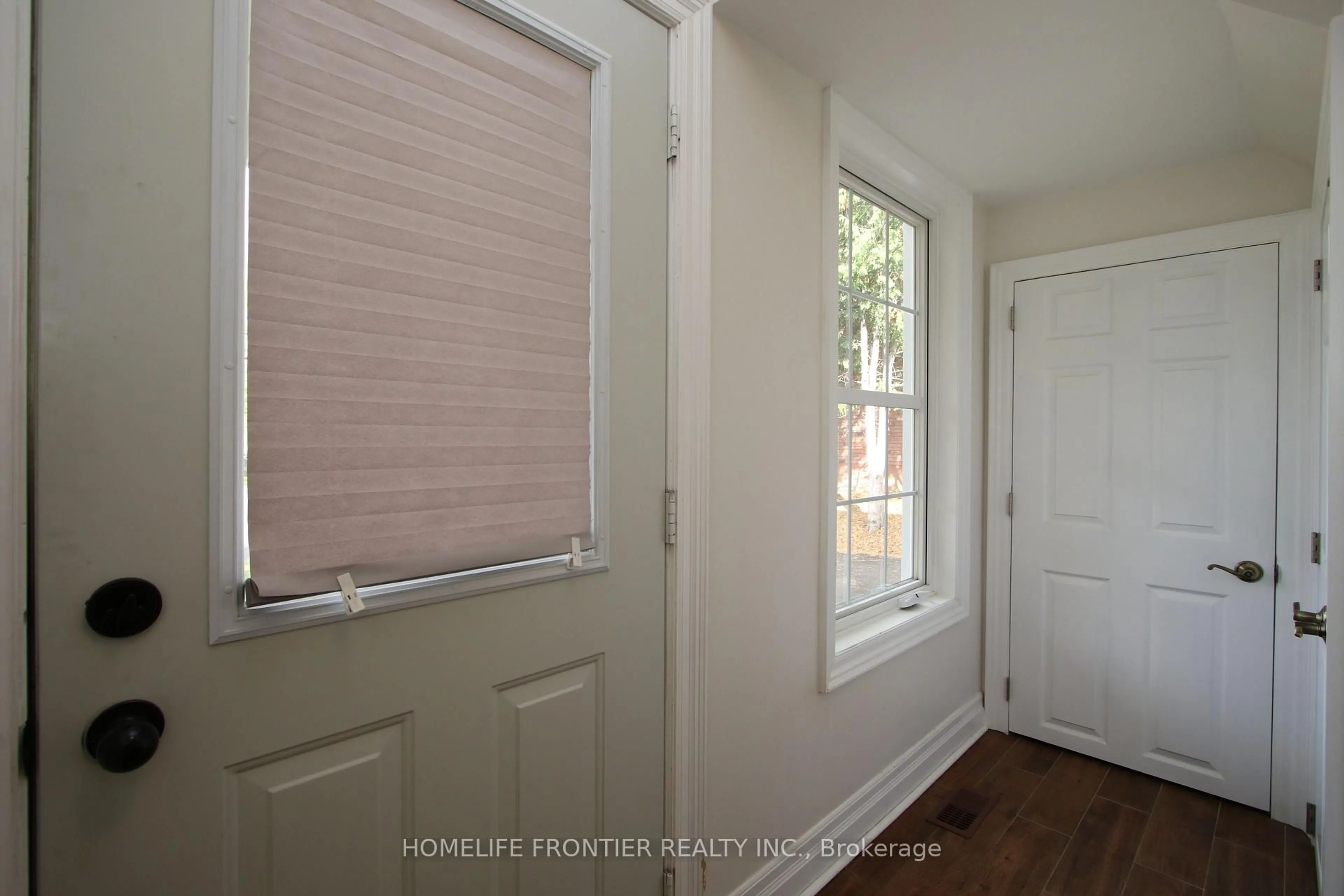 A pic of a room for 309 Irene Dr, Georgina Ontario L4P 3A9