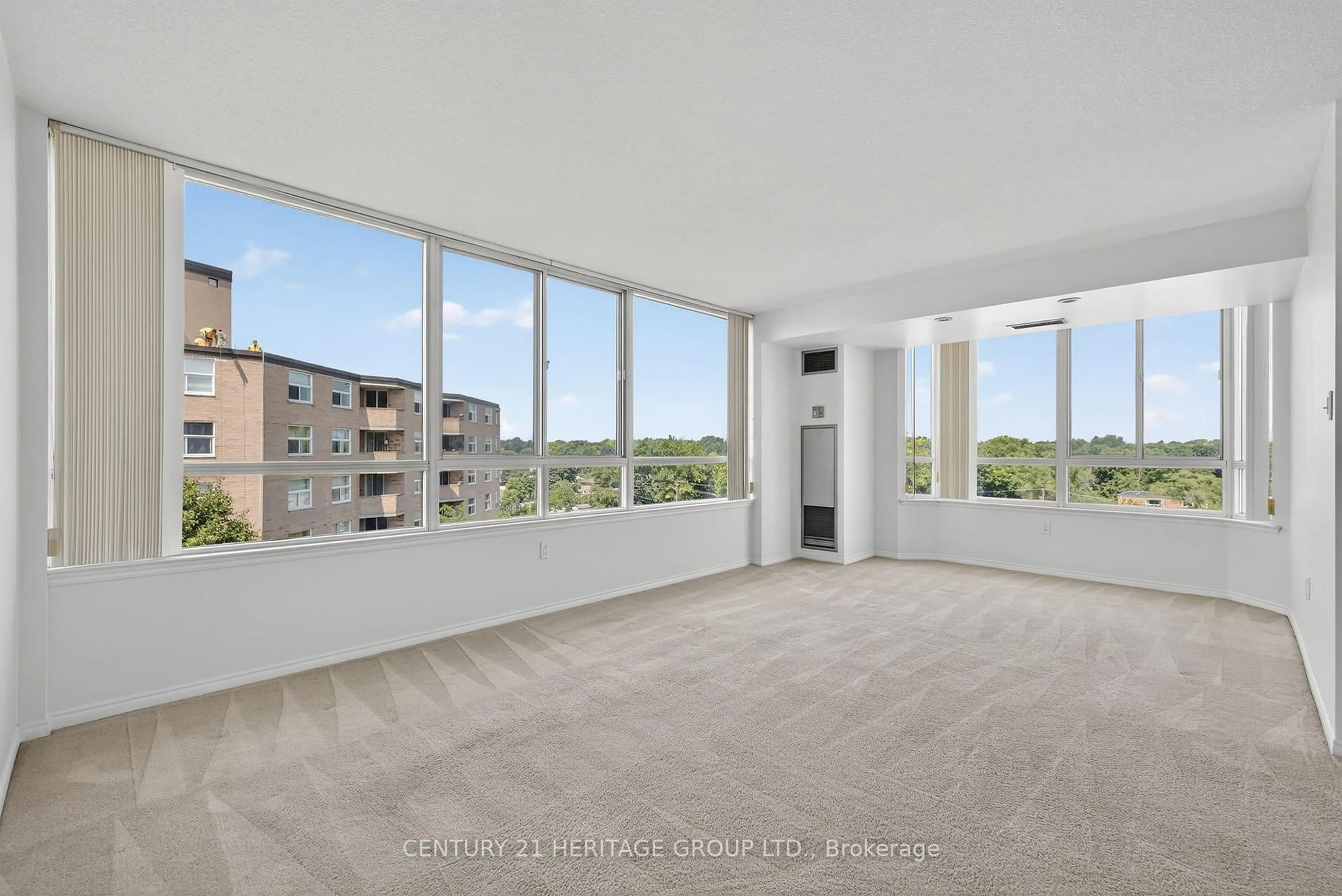 A pic of a room for 270 Davis Dr #1003, Newmarket Ontario L3Y 8K2