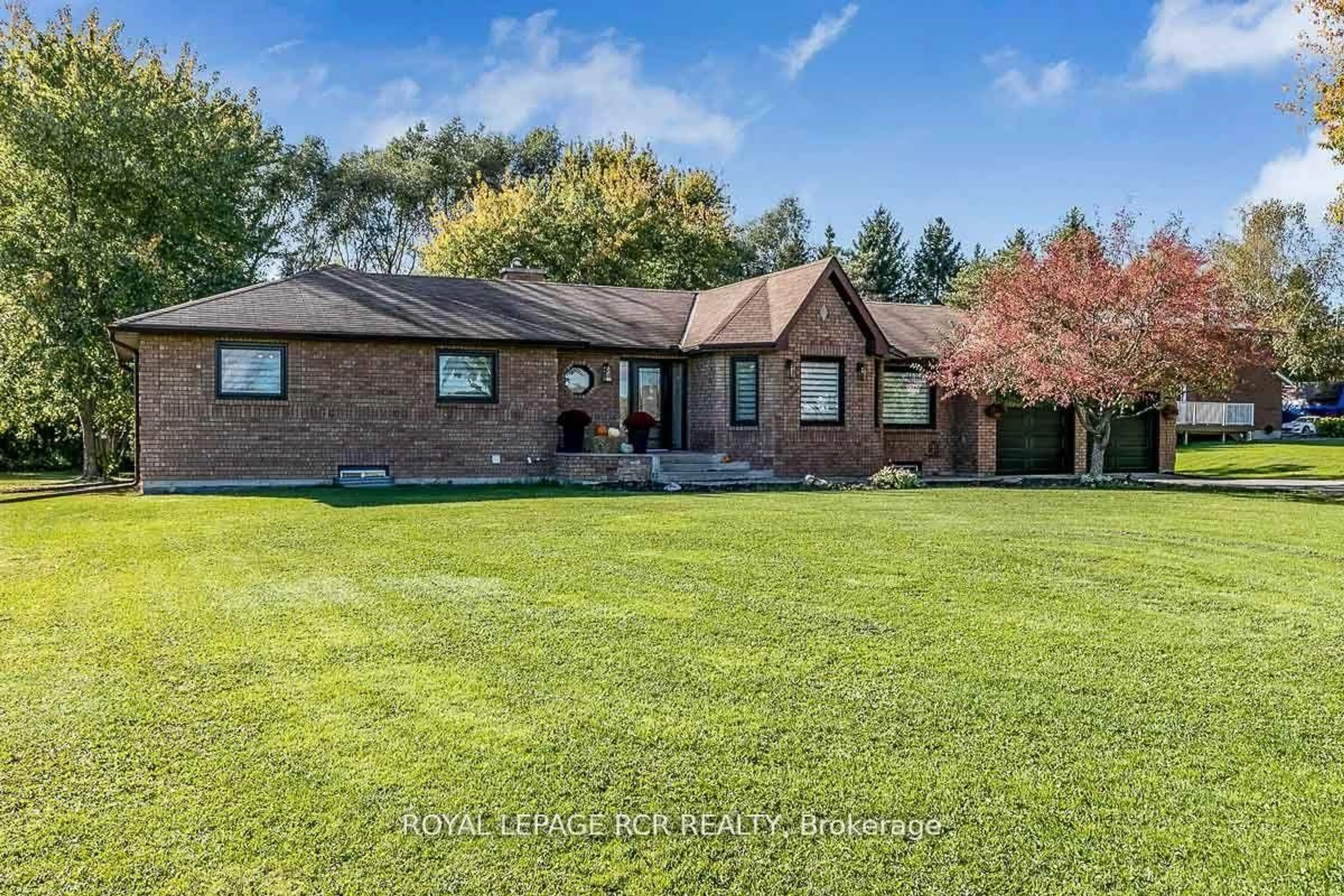 Home with brick exterior material, water/lake/river/ocean view for 4372 10 Sdrd, Bradford West Gwillimbury Ontario L3Z 3V3