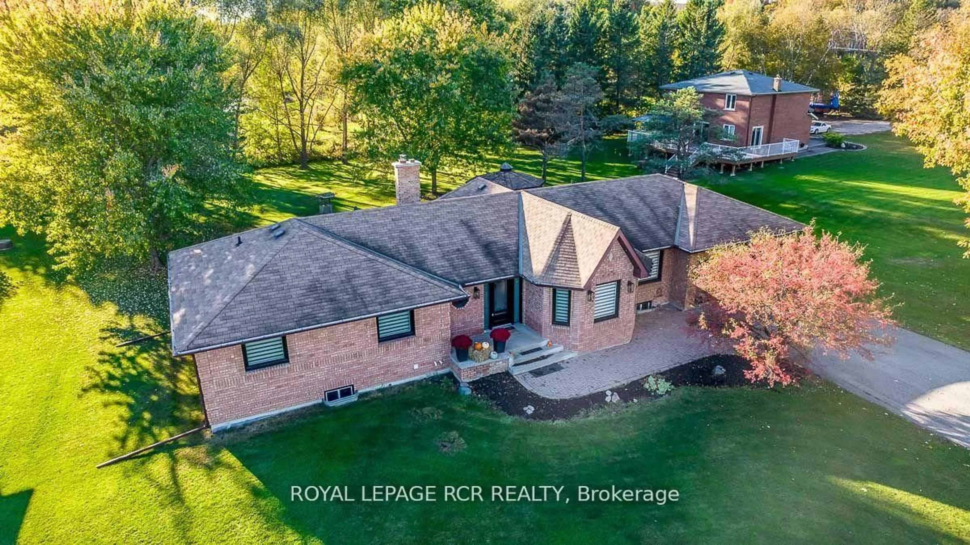 A pic from outside/outdoor area/front of a property/back of a property/a pic from drone, water/lake/river/ocean view for 4372 10 Sdrd, Bradford West Gwillimbury Ontario L3Z 3V3