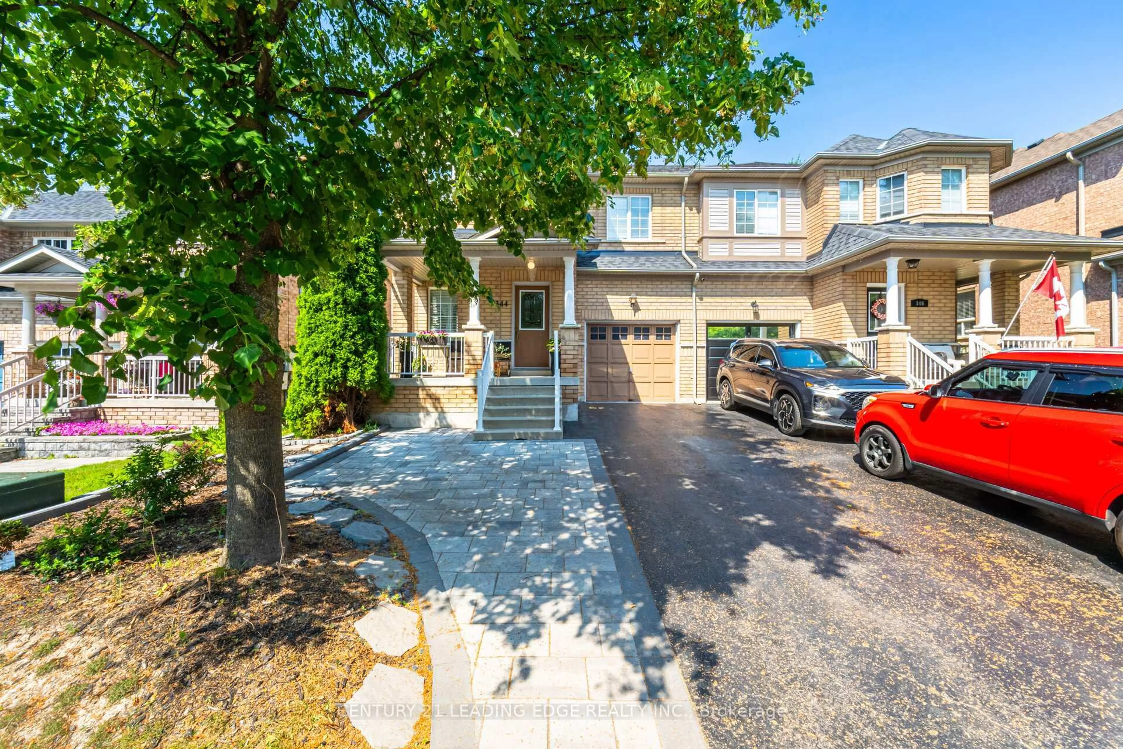 A pic from outside/outdoor area/front of a property/back of a property/a pic from drone, street for 344 Marble Pl, Newmarket Ontario L3X 2R7
