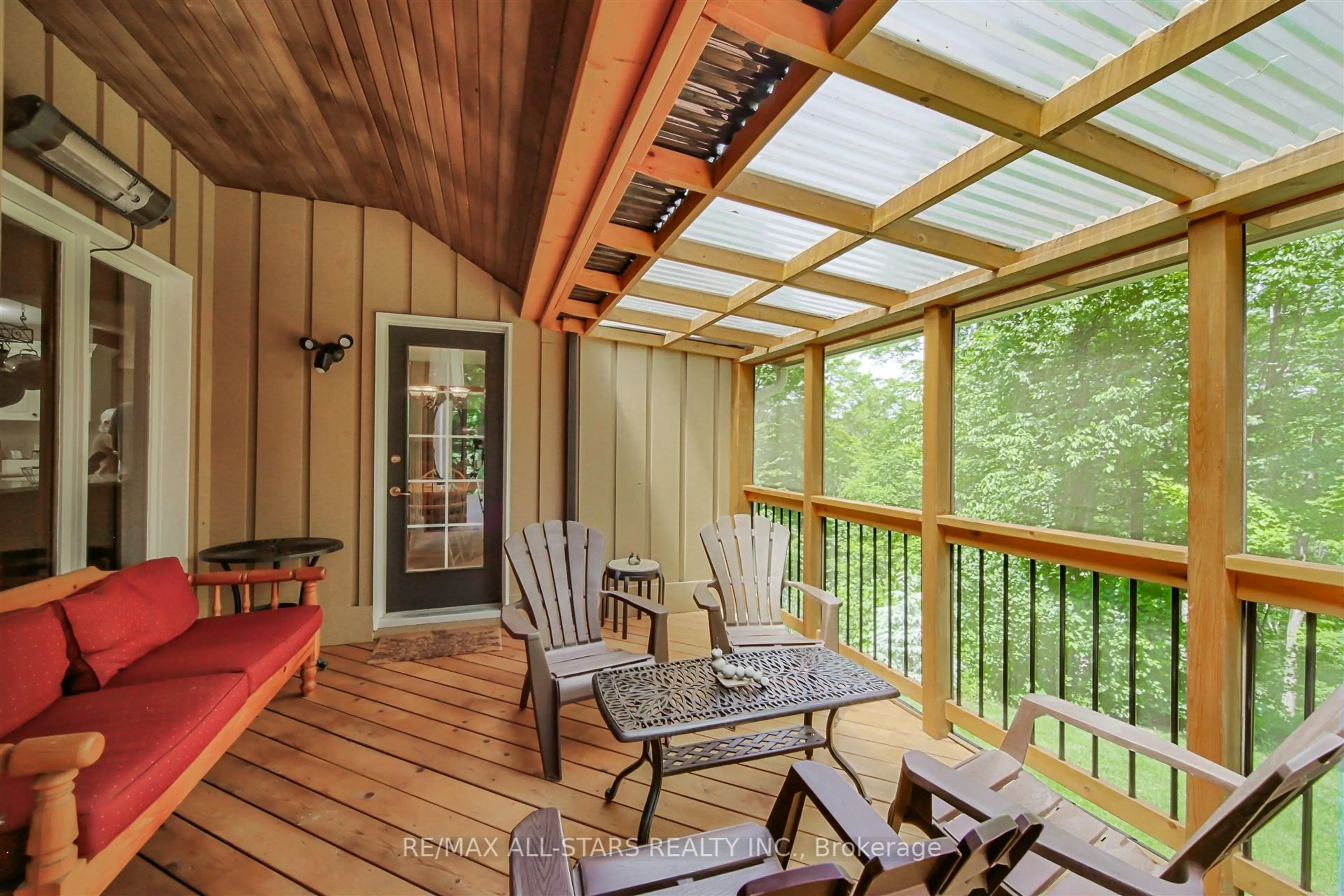 Patio, water/lake/river/ocean view for 19 Bristol Sands Cres, Uxbridge Ontario L4A 7X4
