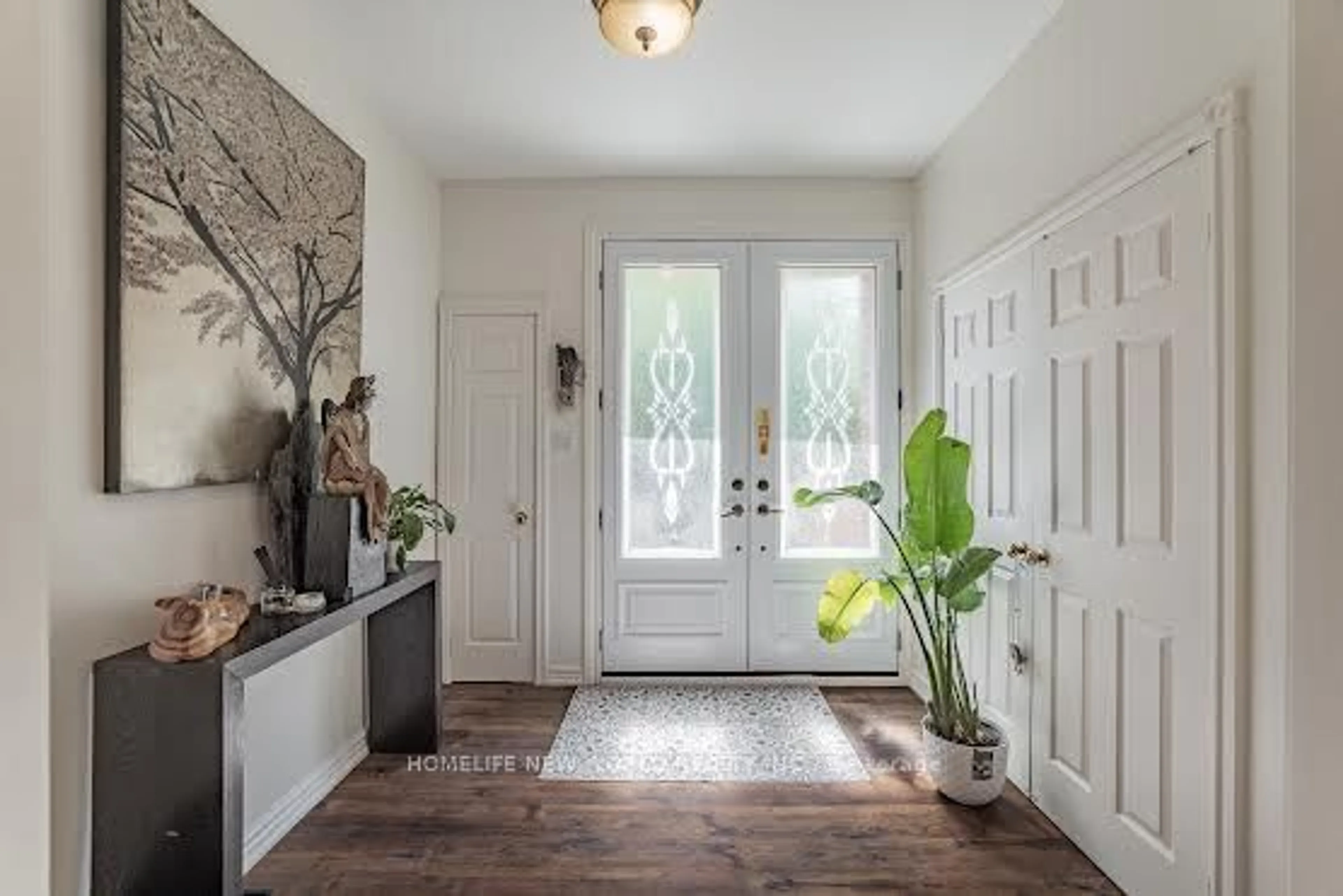 Indoor entryway for 36 Whitfield Crt, Aurora Ontario L4G 5L7