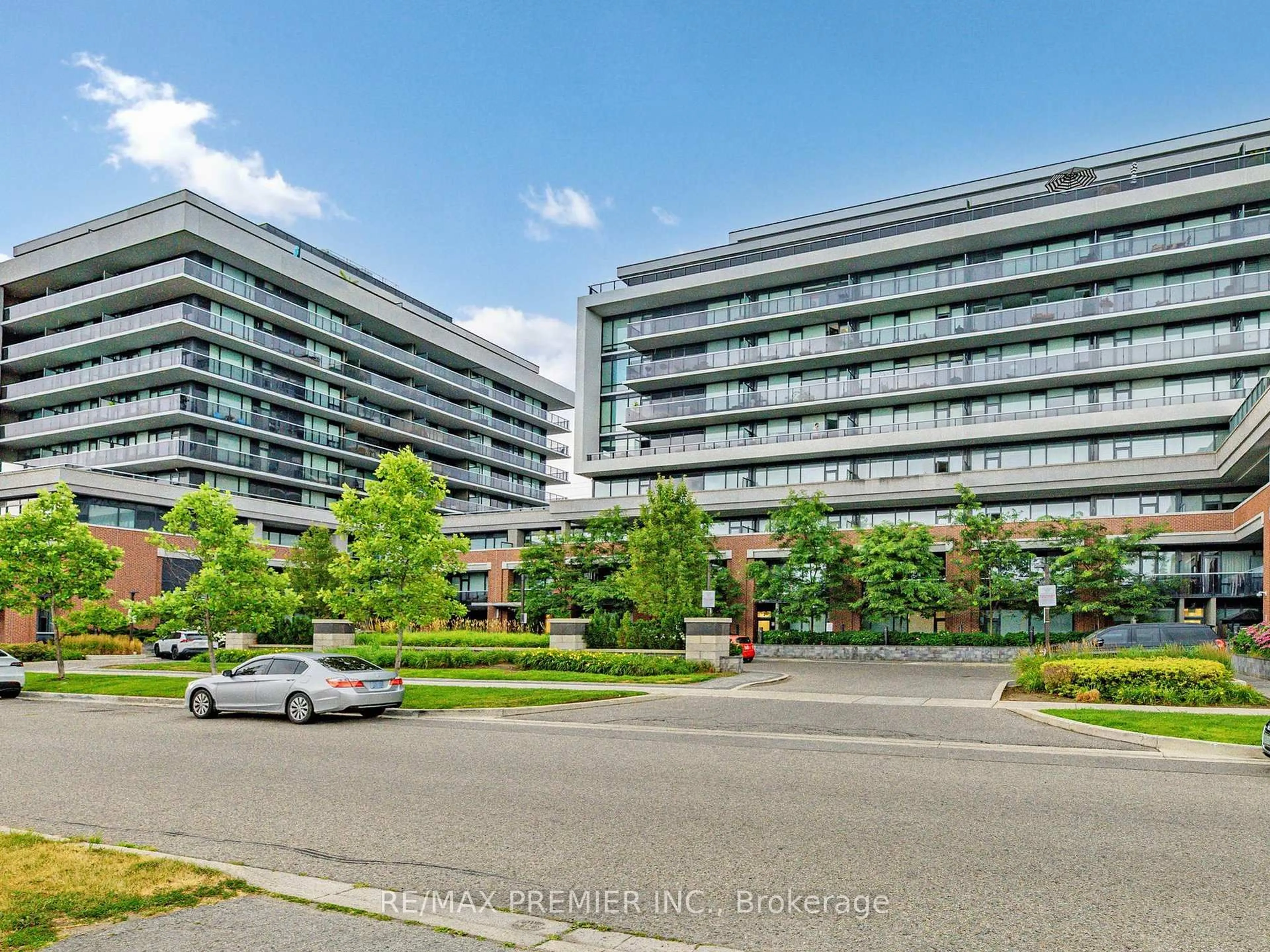 A pic from outside/outdoor area/front of a property/back of a property/a pic from drone, unknown for 4800 Highway 7 Rd #119, Vaughan Ontario L4L 1H8