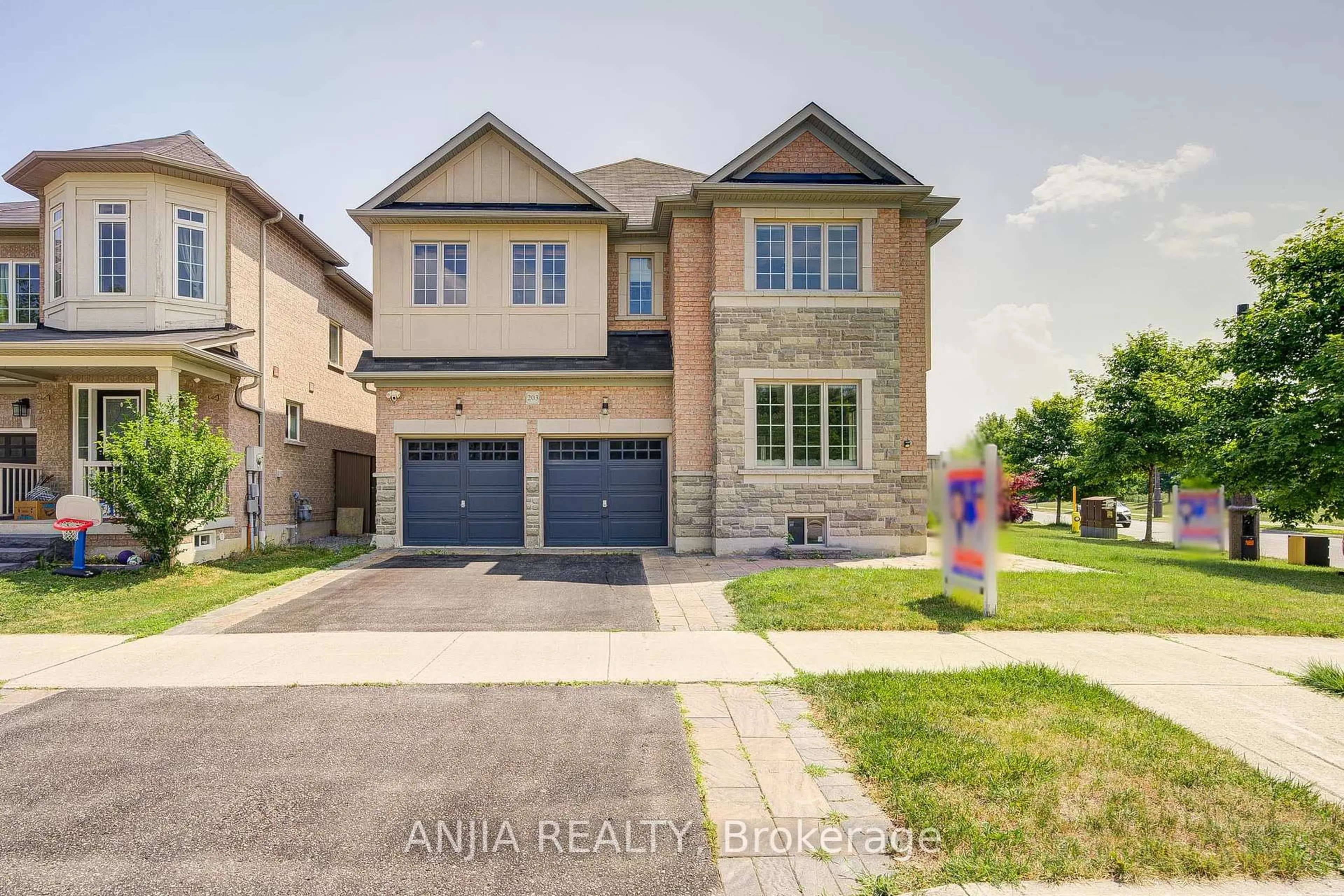 Unknown for 203 Richard Underhill Ave, Whitchurch-Stouffville Ontario L4A 0Z4