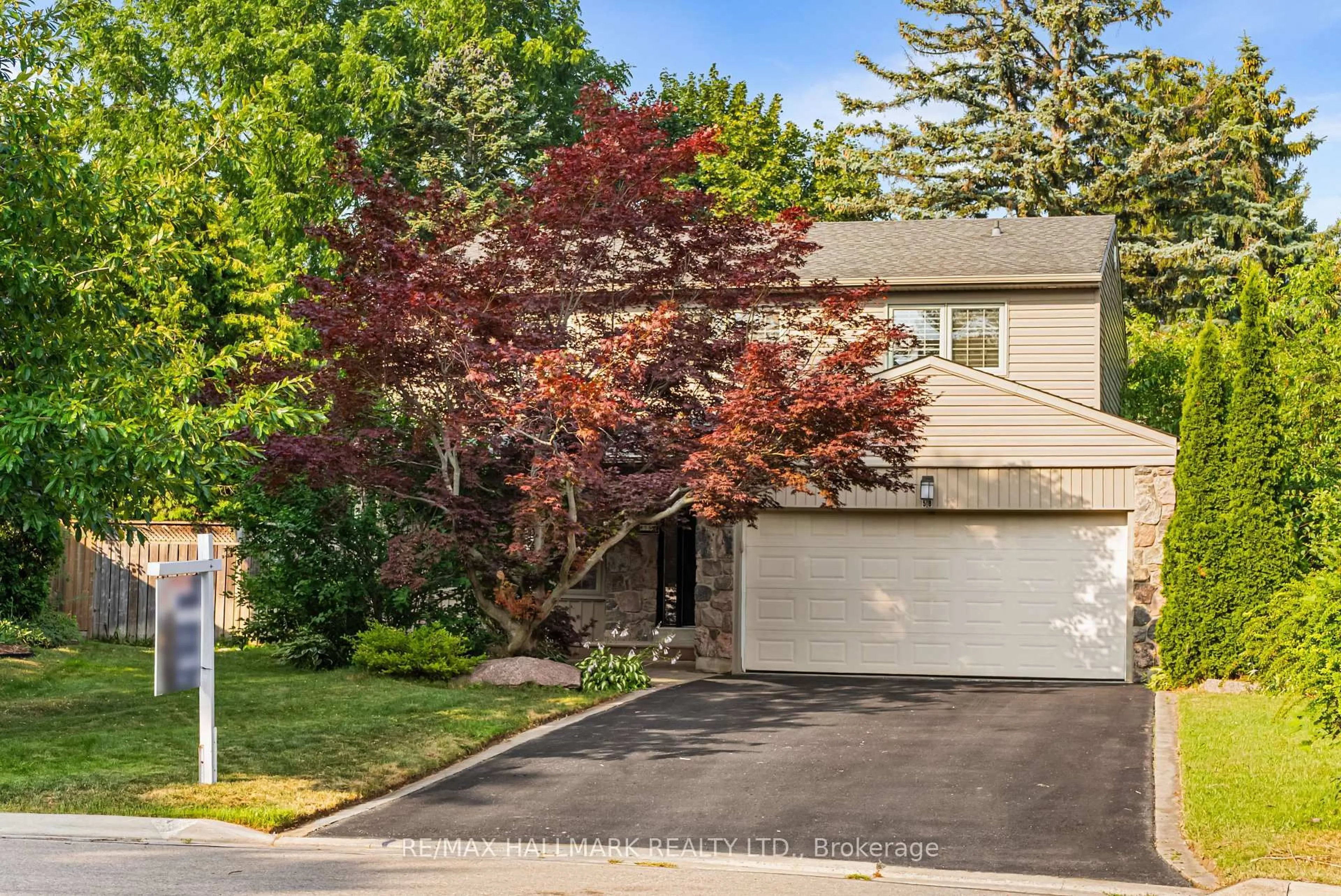Home with vinyl exterior material, street for 58 Silver Aspen Dr, Markham Ontario L3T 3T2