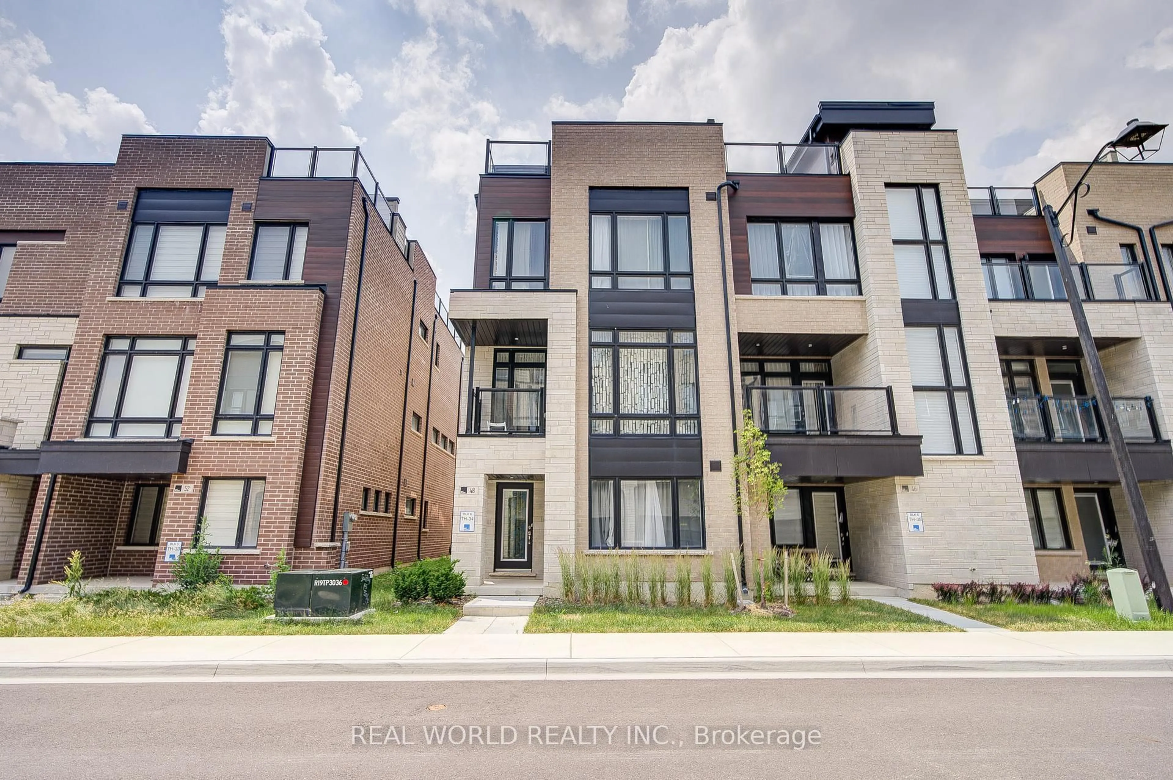 Home with brick exterior material, street for 48 Credit Lane, Richmond Hill Ontario L4E 1G9