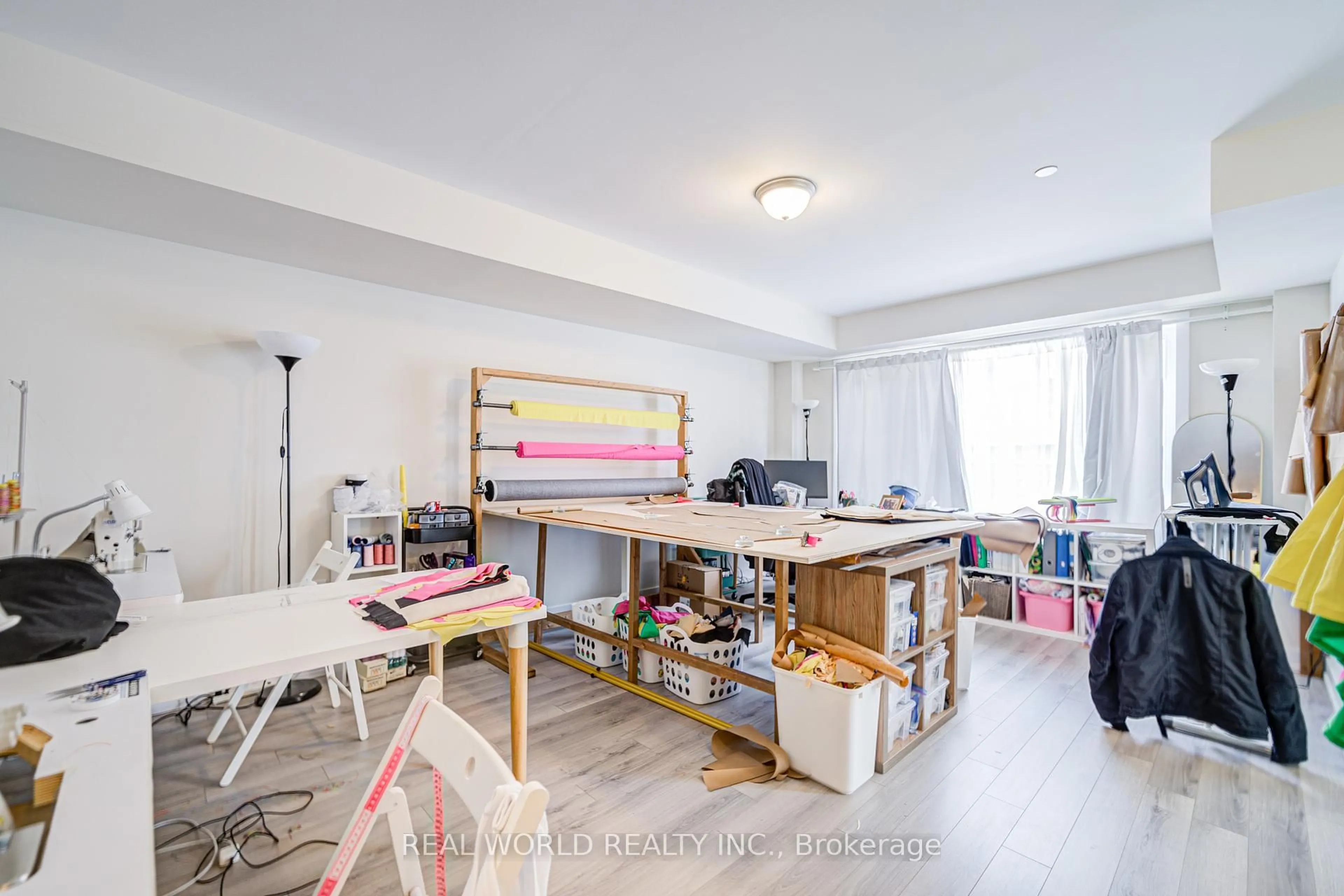 A pic of a room for 48 Credit Lane, Richmond Hill Ontario L4E 1G9