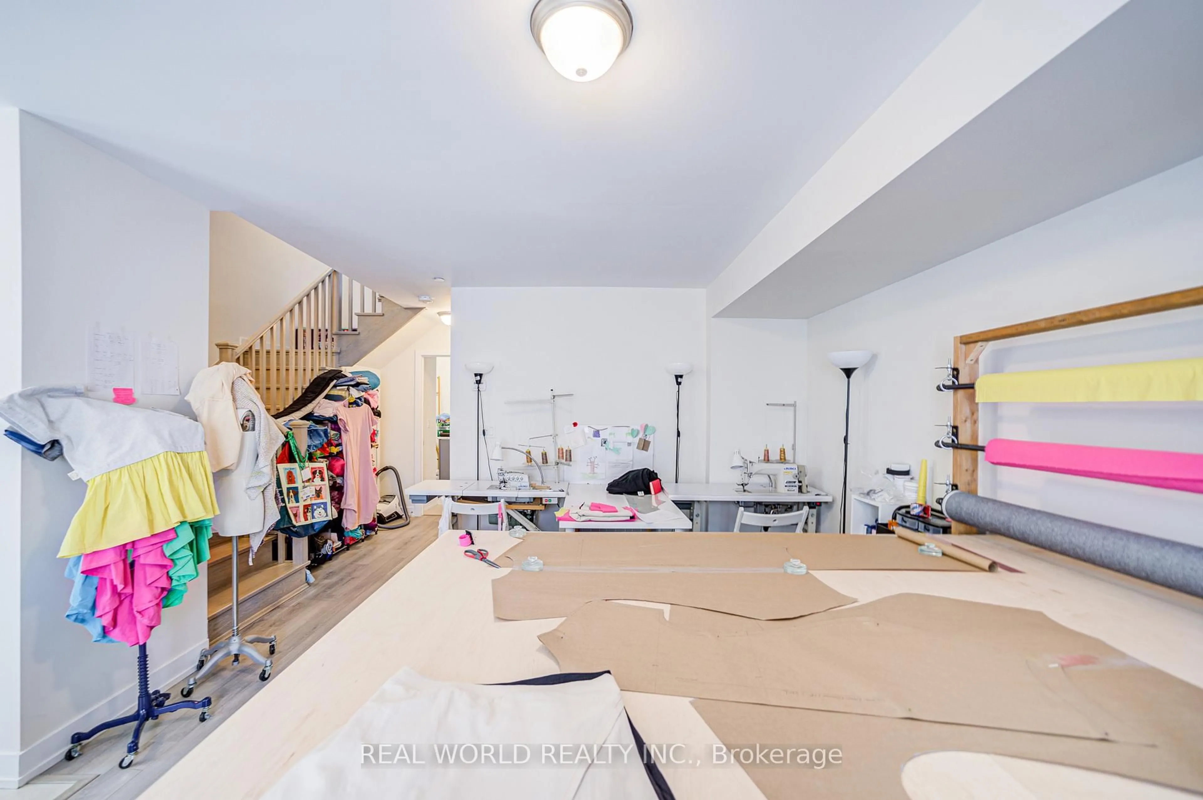A pic of a room for 48 Credit Lane, Richmond Hill Ontario L4E 1G9