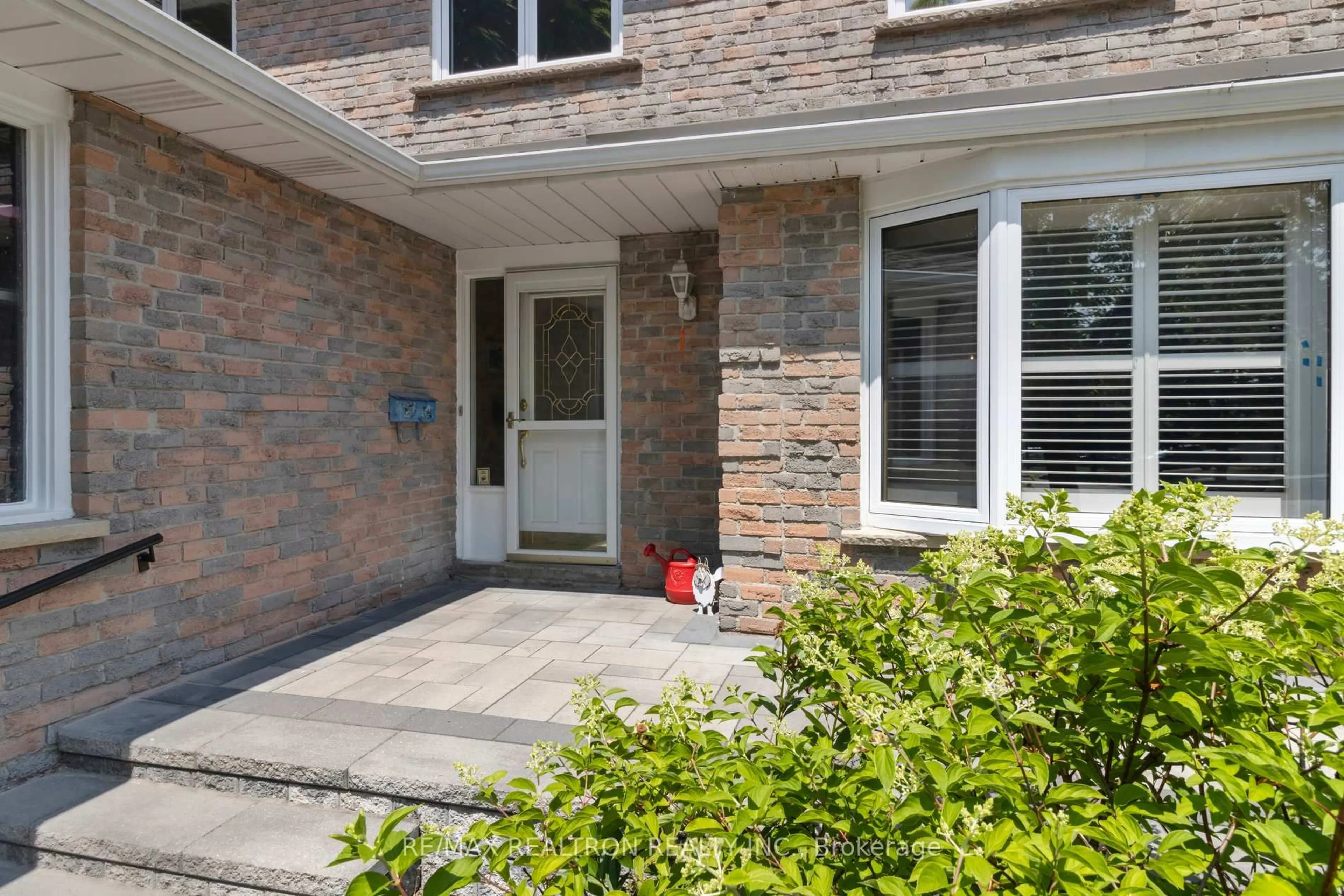 Unknown for 40 Manning Cres, Newmarket Ontario L3Y 6H4