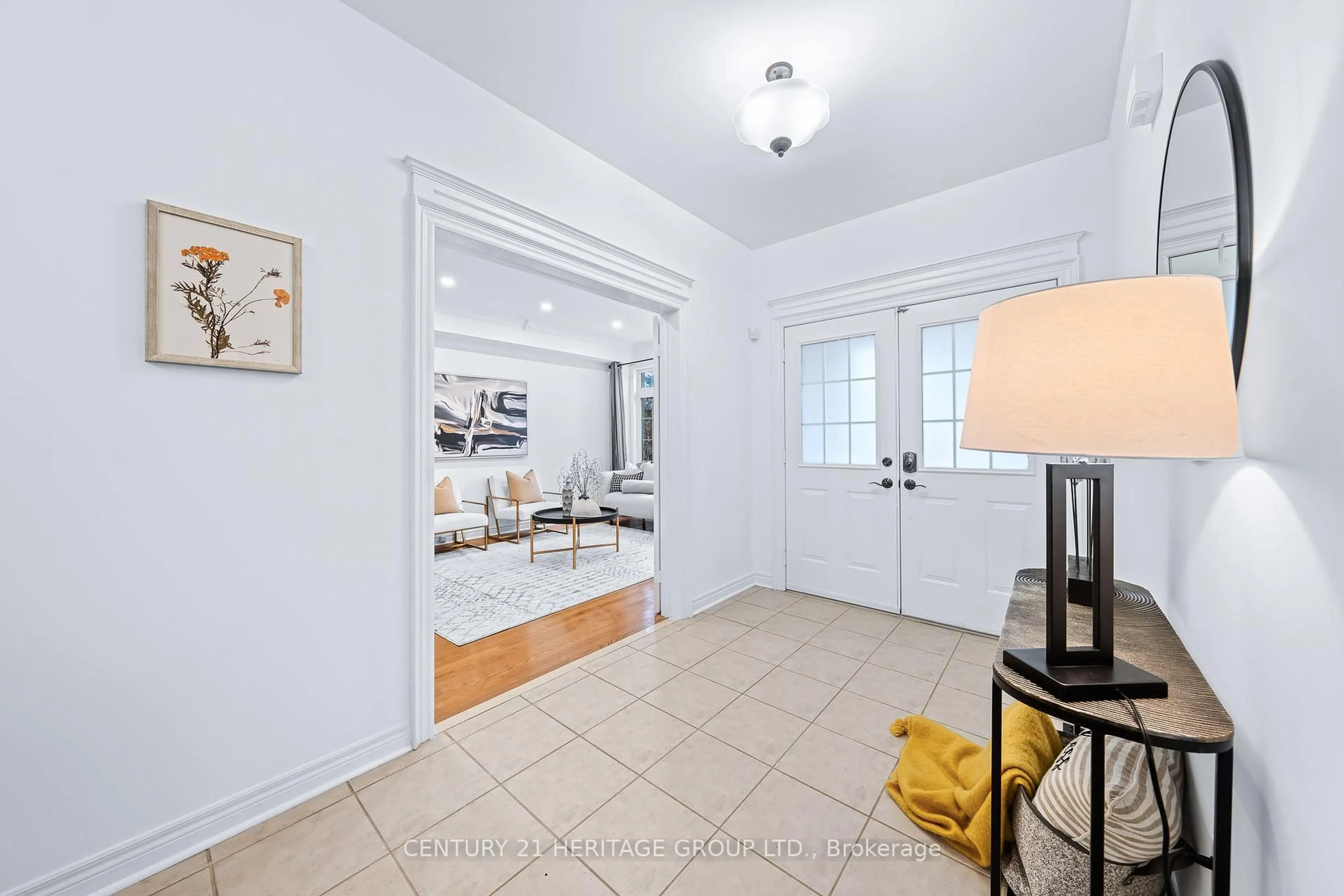 Indoor entryway for 229 Willis Dr, Aurora Ontario L4G 7M2