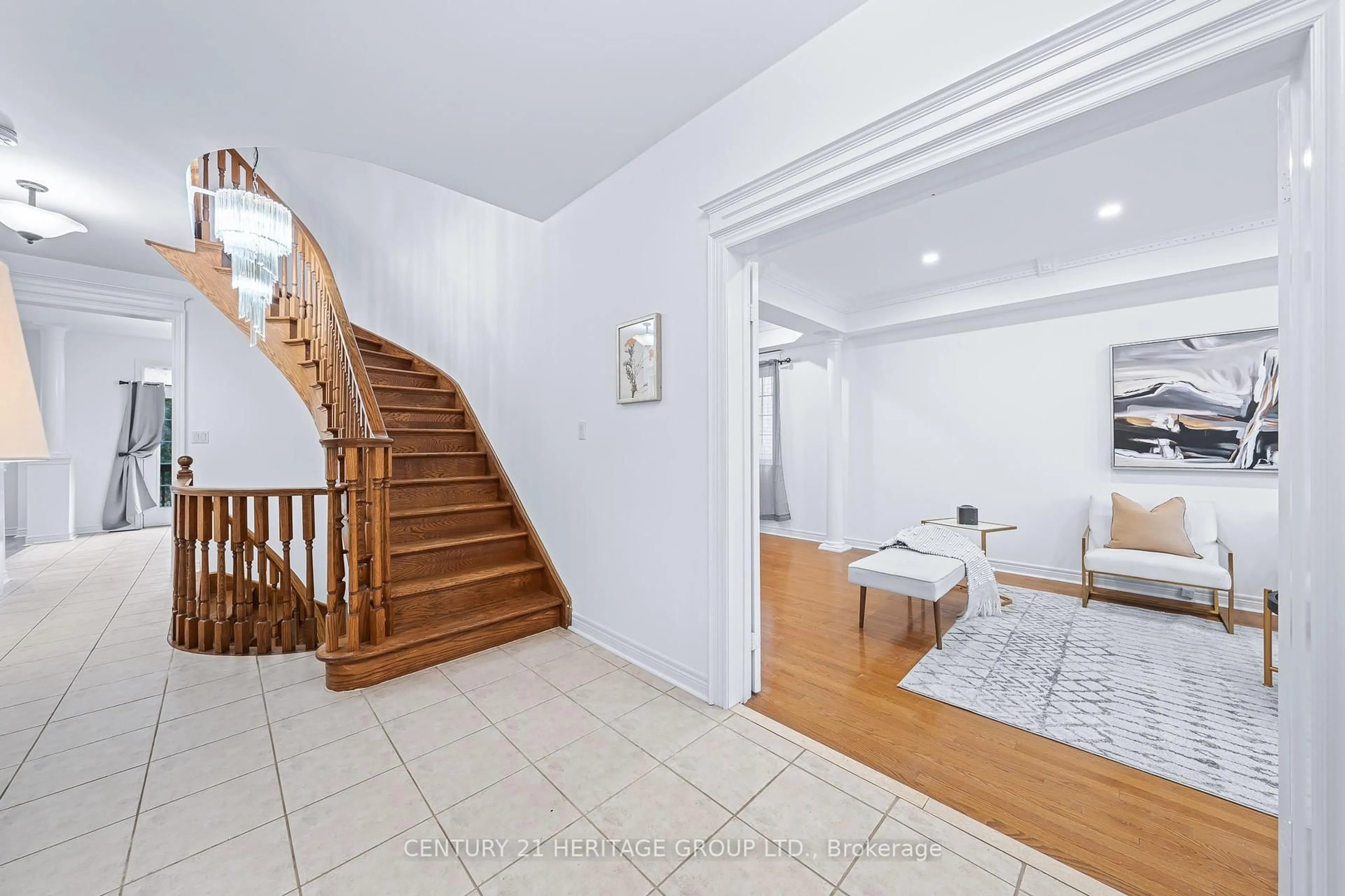 Unknown for 229 Willis Dr, Aurora Ontario L4G 7M2