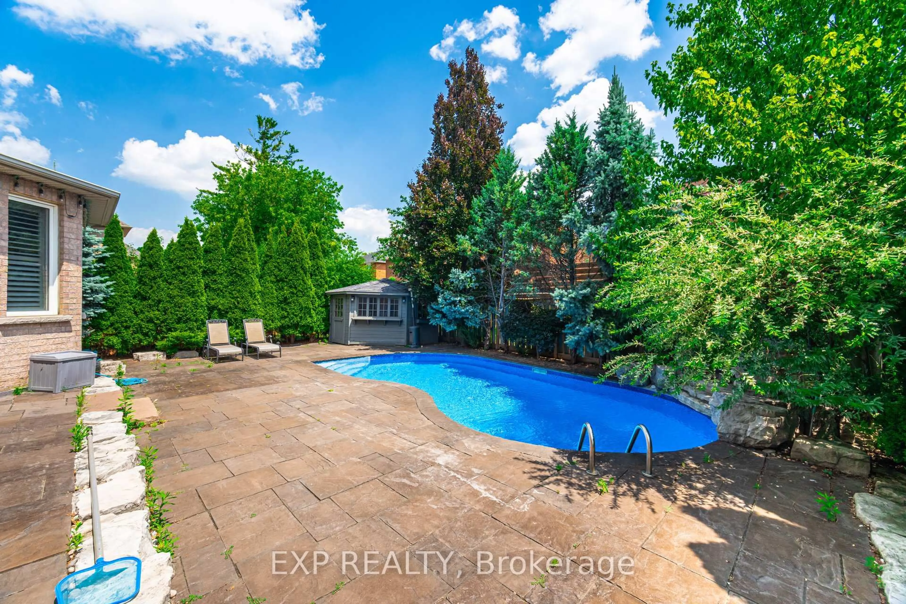 Pool for 40 Waterside Cres, Vaughan Ontario L6A 3X6