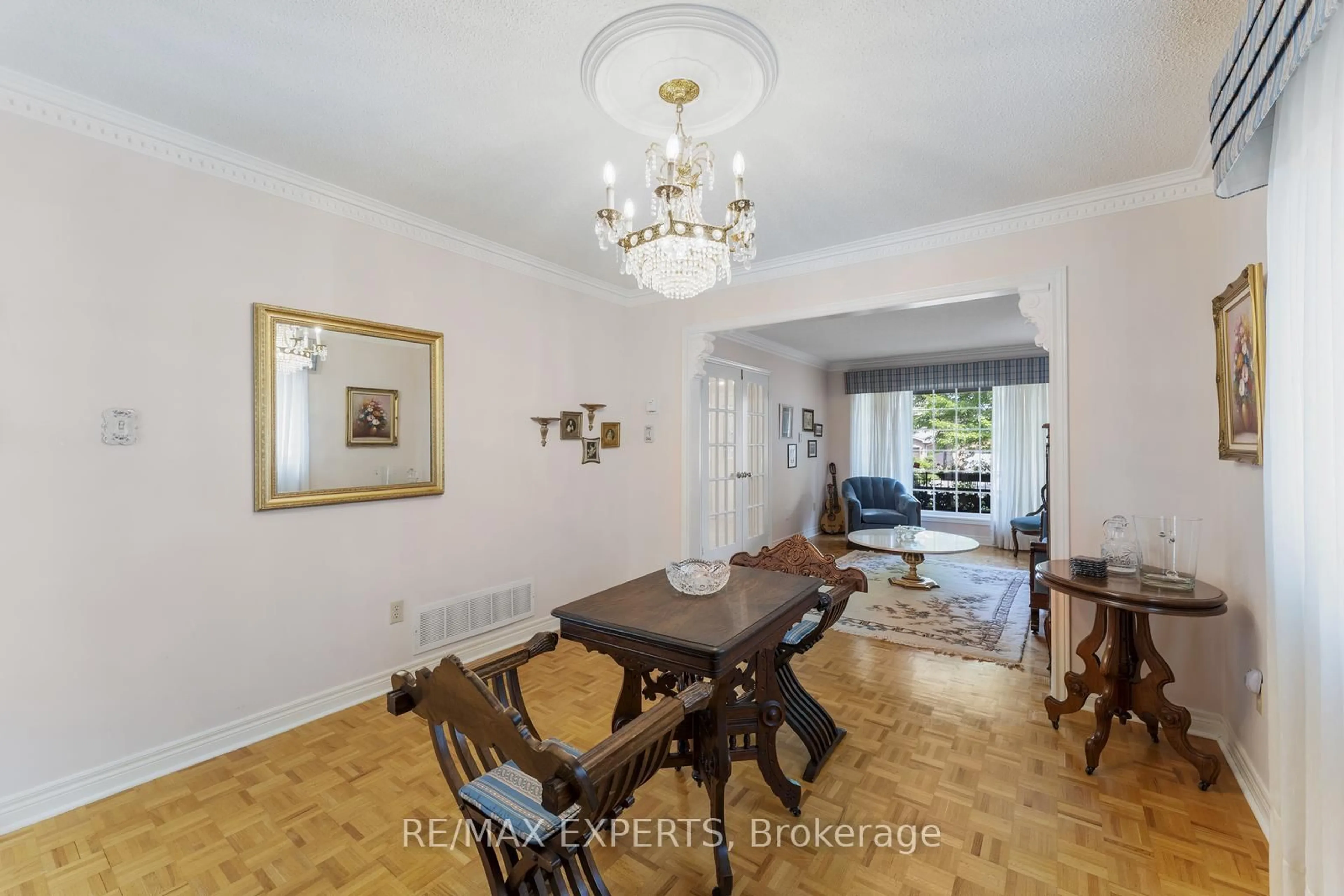 Dining room, unknown for 52 Dolores Cres, Vaughan Ontario L4H 1E2