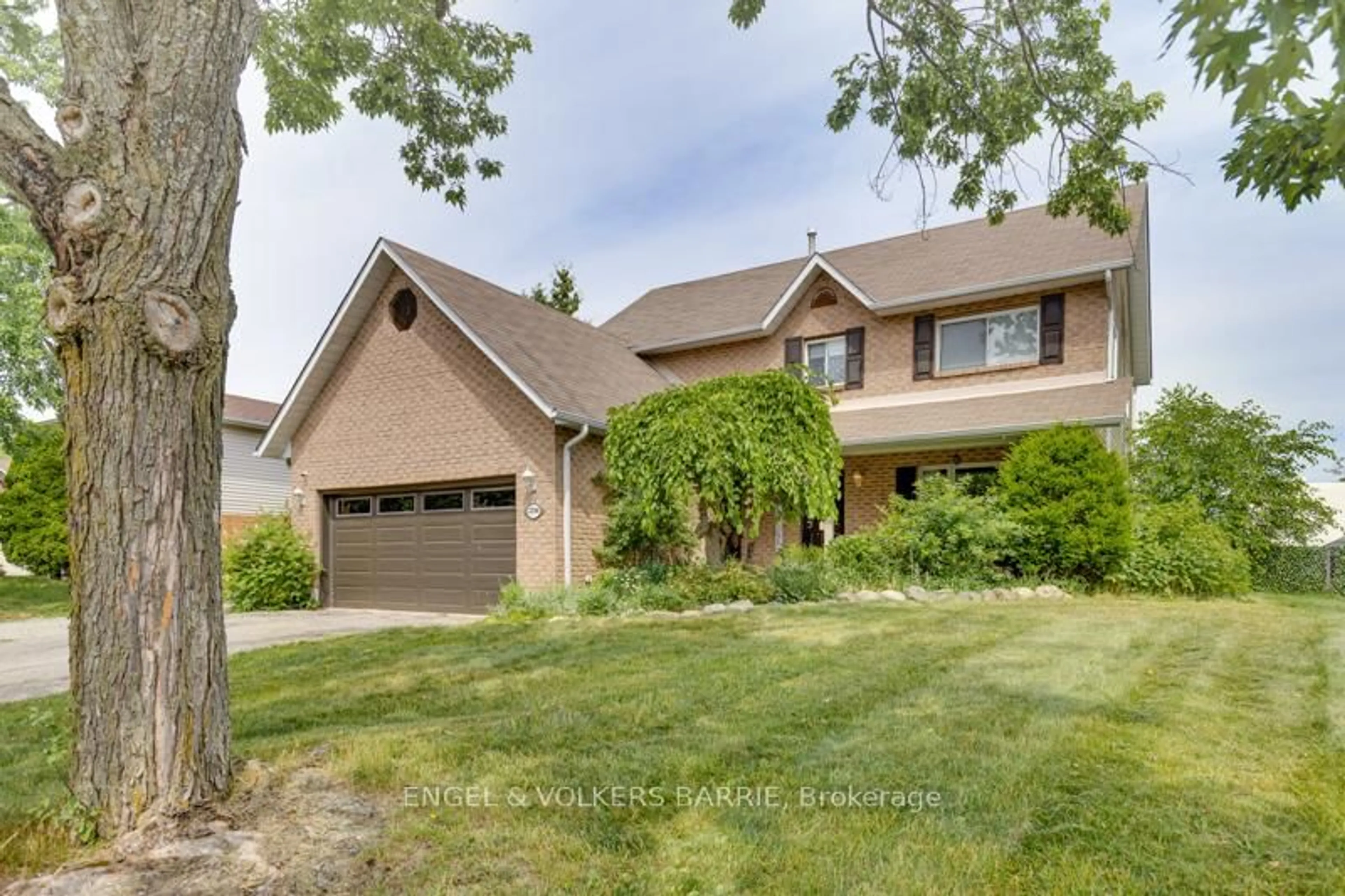Home with brick exterior material, street for 2294 Webb St, Innisfil Ontario L9S 1K7