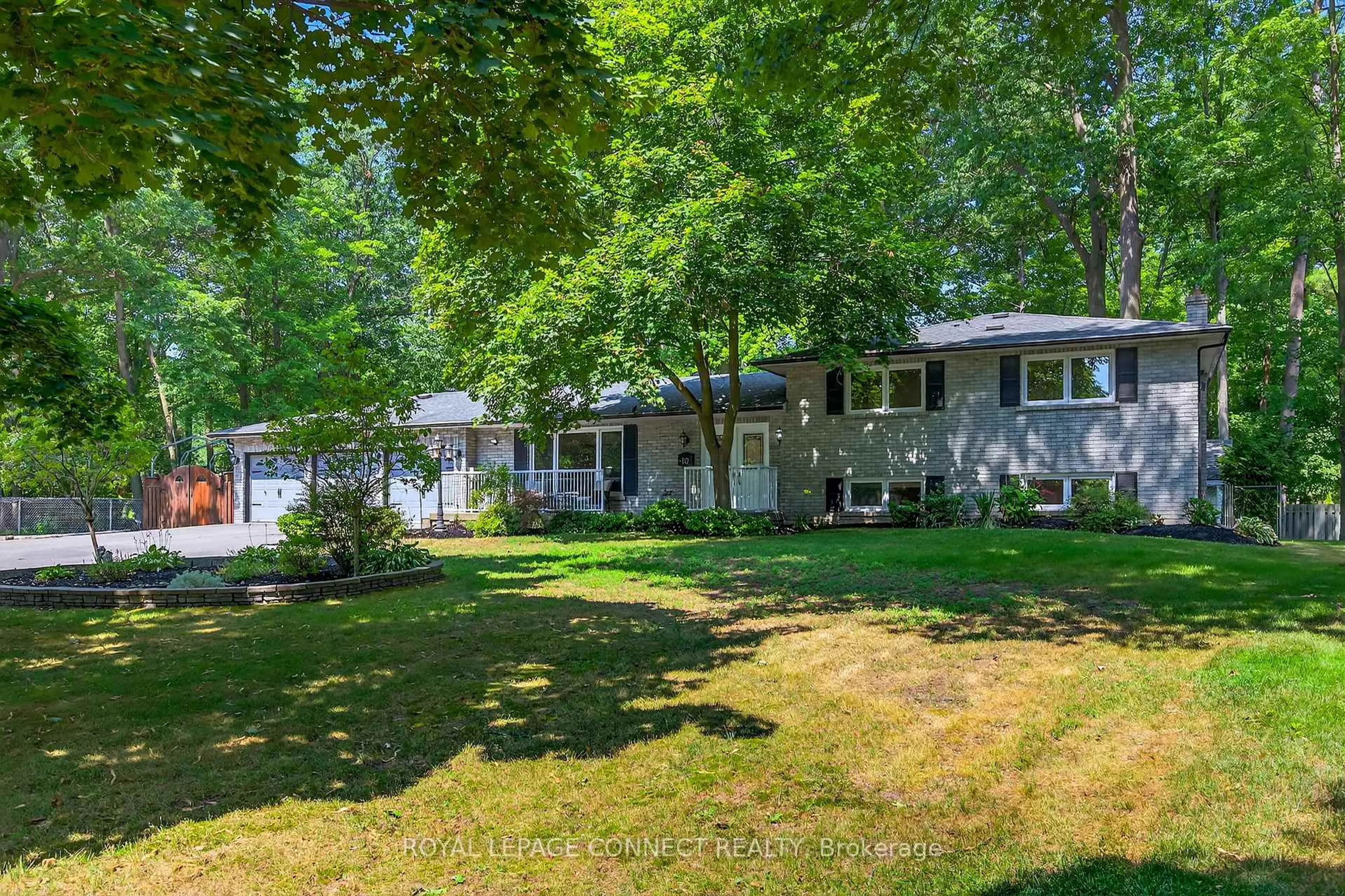 A pic from outside/outdoor area/front of a property/back of a property/a pic from drone, unknown for 10 Donaldson Rd, East Gwillimbury Ontario L9N 1J2