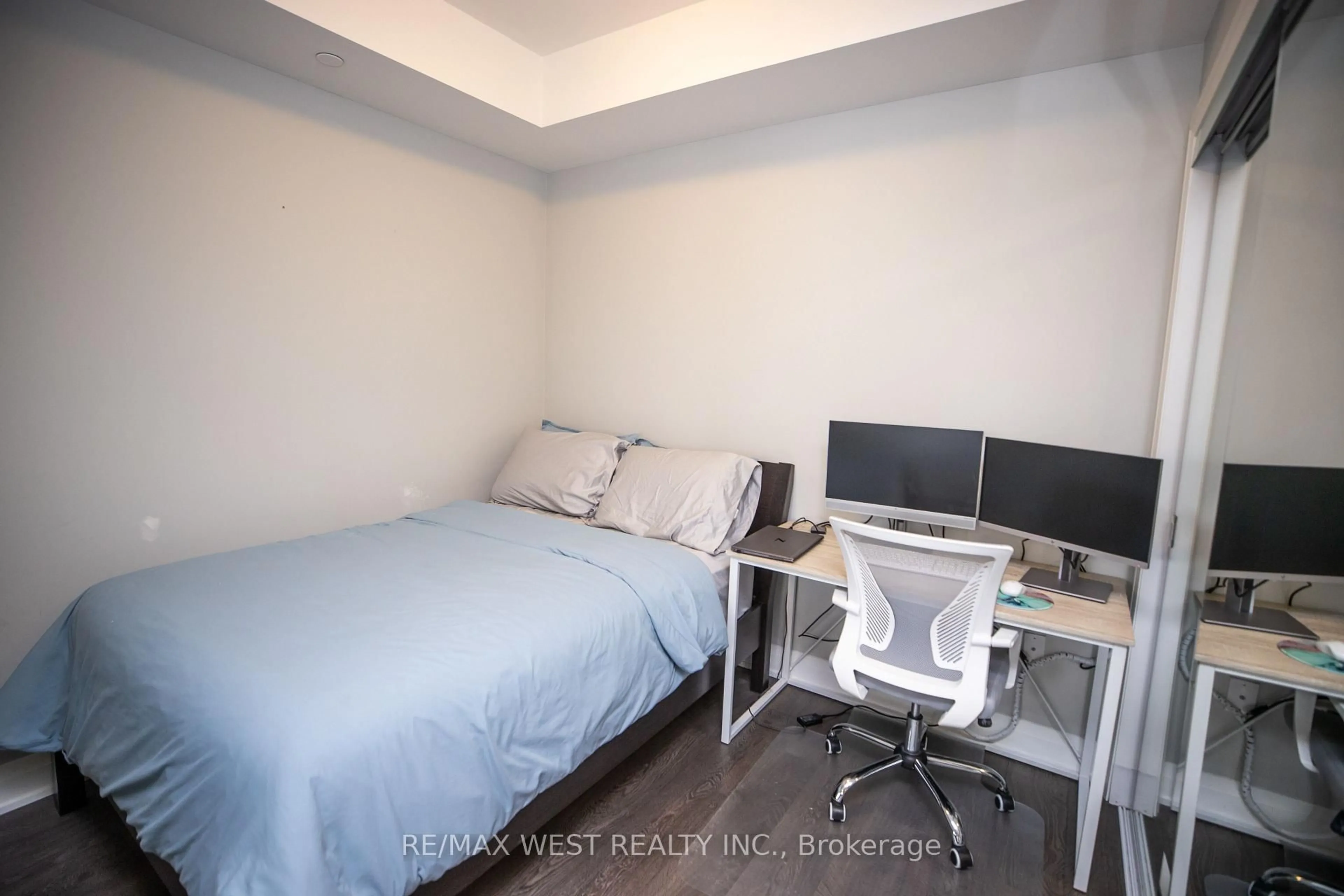 A pic of a room for 4800 Hwy 7 Rd #222, Vaughan Ontario L4L 1H8