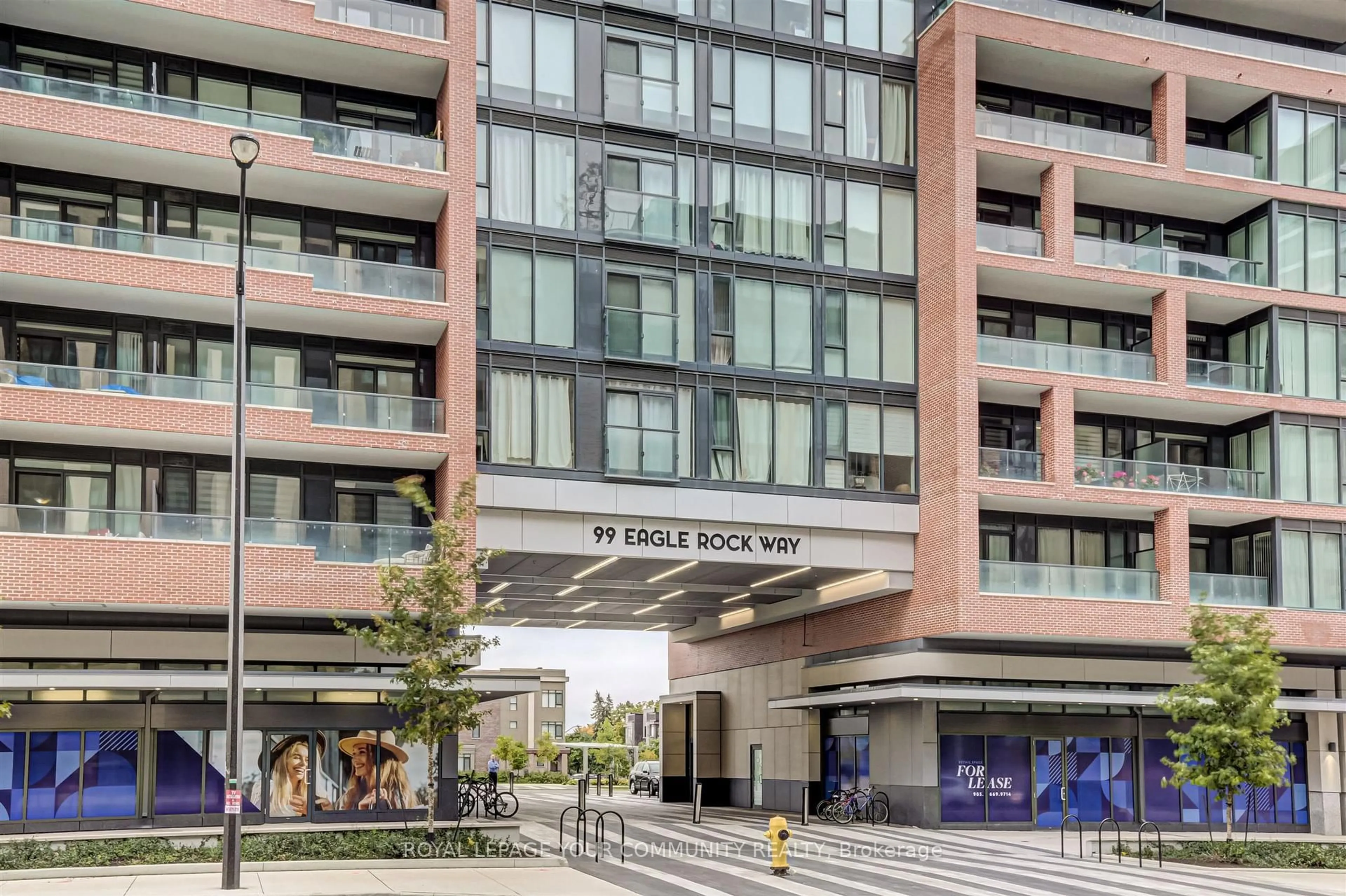 Indoor foyer for 99 Eagle Rock Way #208, Vaughan Ontario L6A 5A7