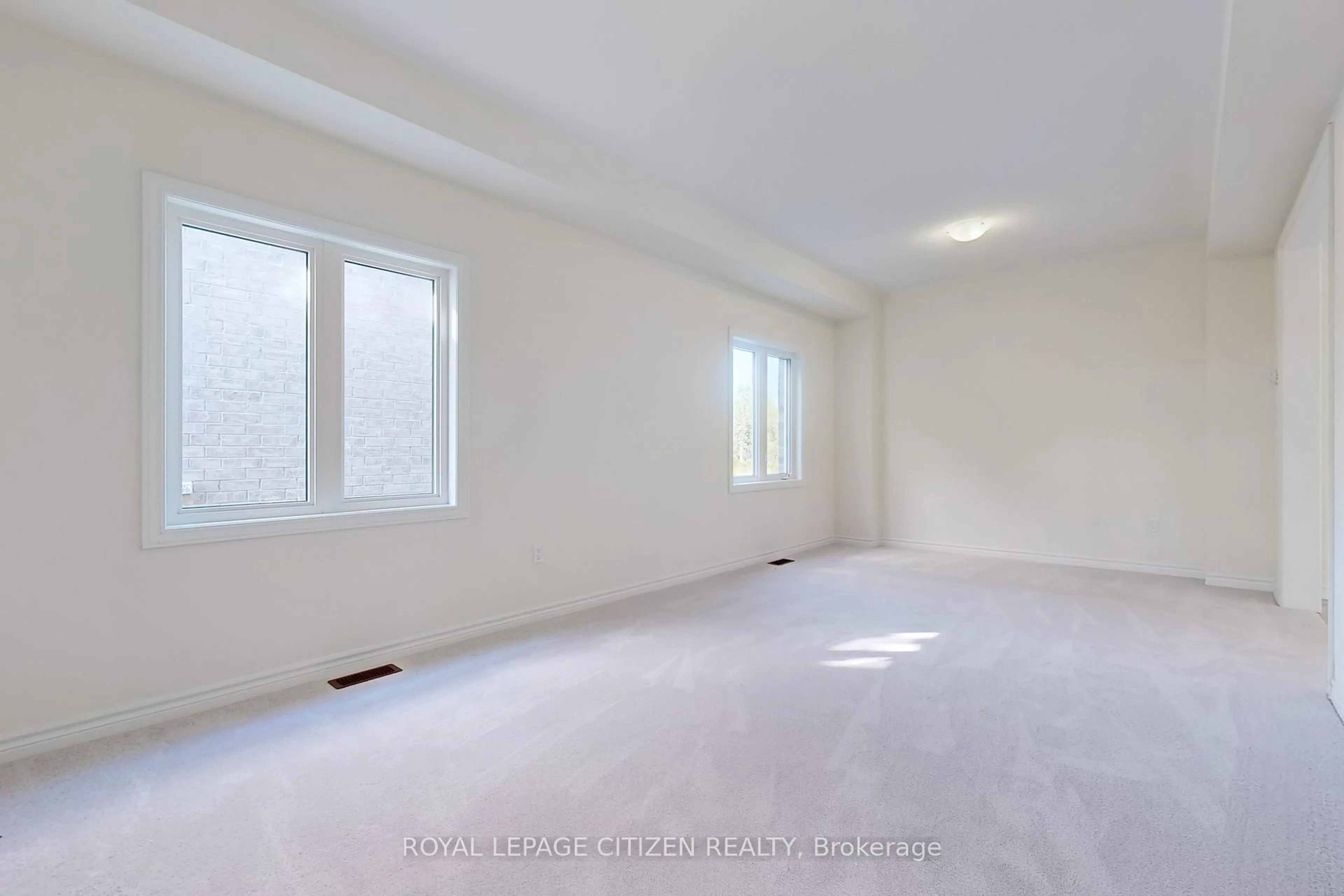 A pic of a room for 156 Hawkins St, Georgina Ontario L0E 1R0