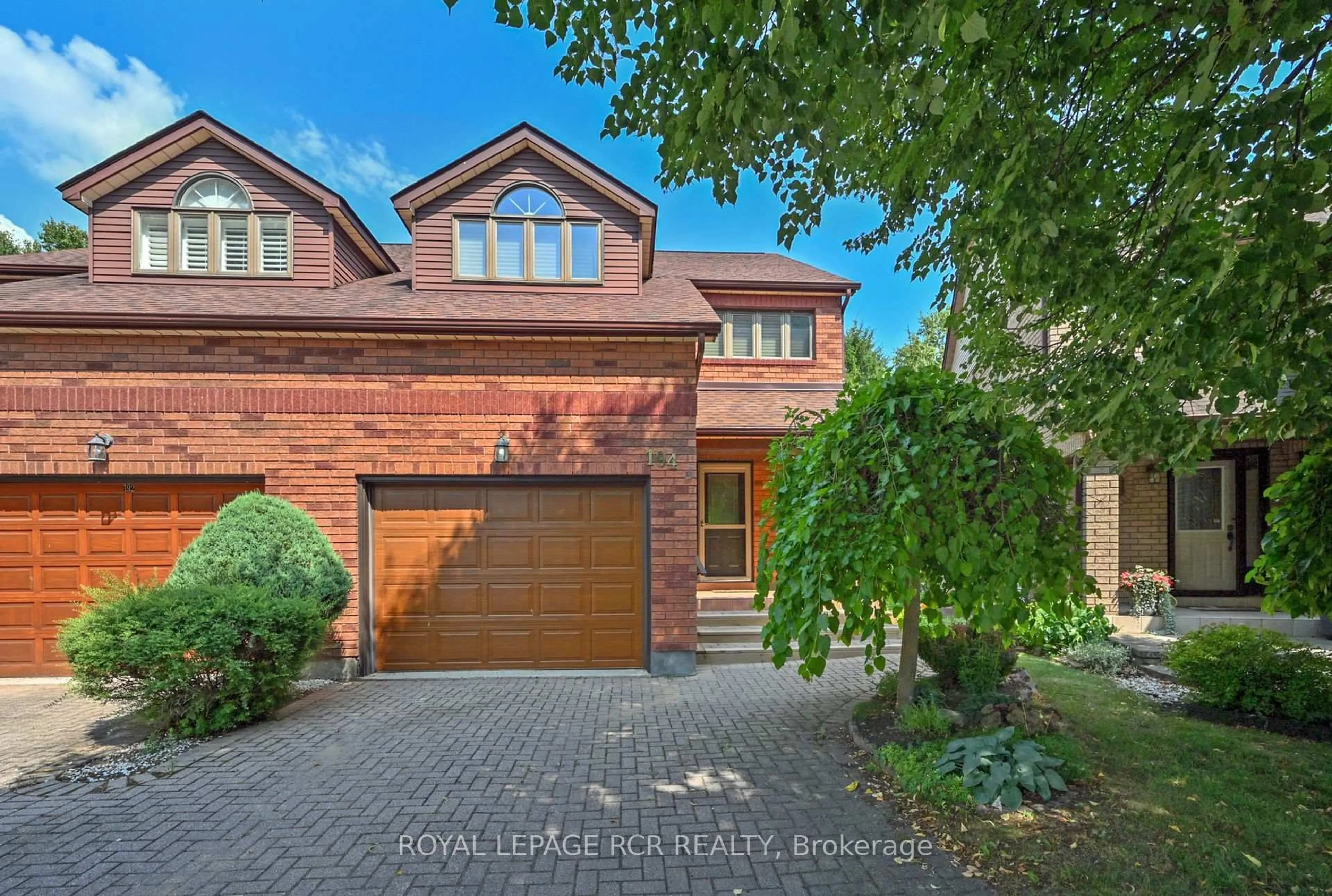 Home with brick exterior material, street for 194 Green Briar Rd, New Tecumseth Ontario L9R 1Y1