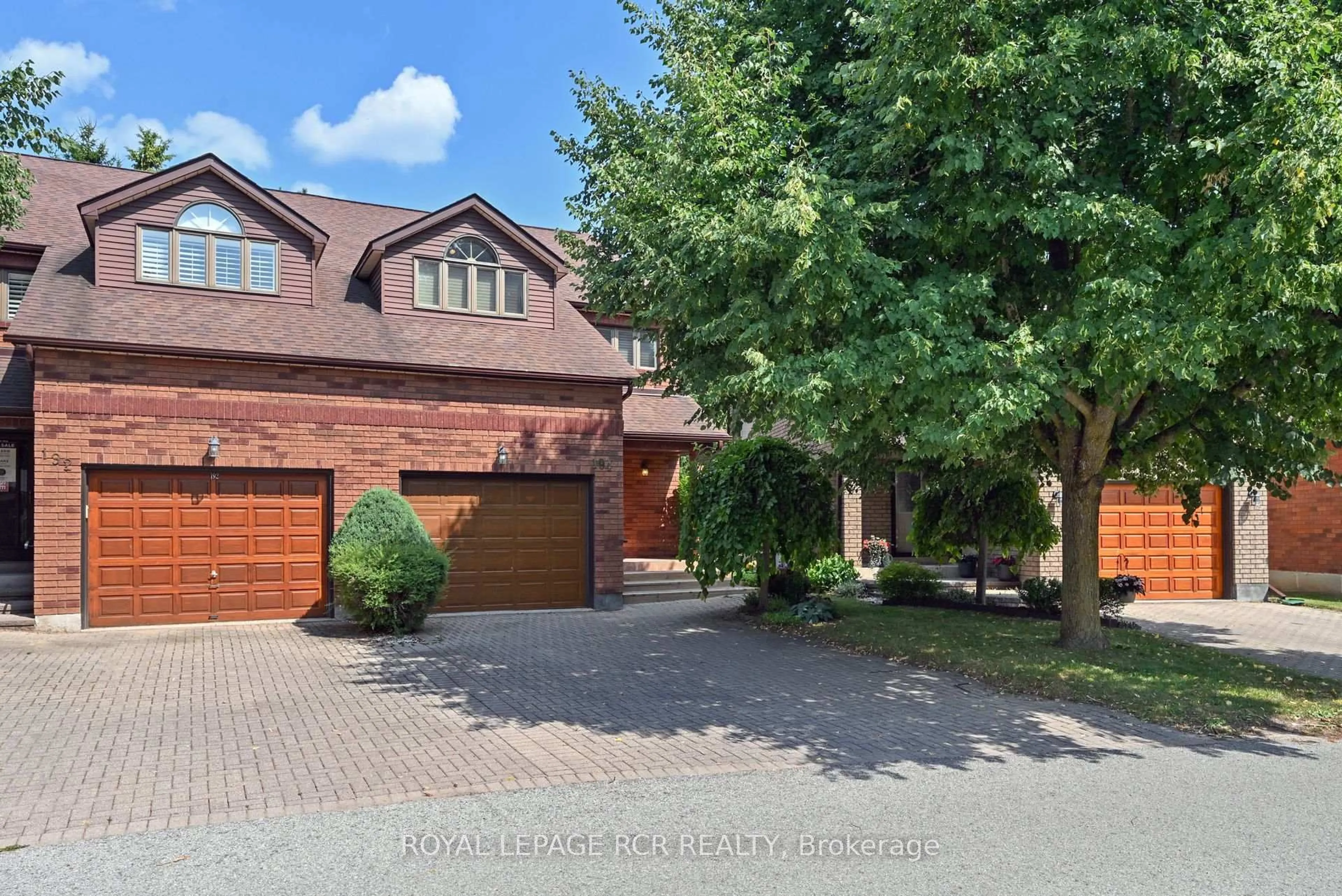 Home with brick exterior material, street for 194 Green Briar Rd, New Tecumseth Ontario L9R 1Y1